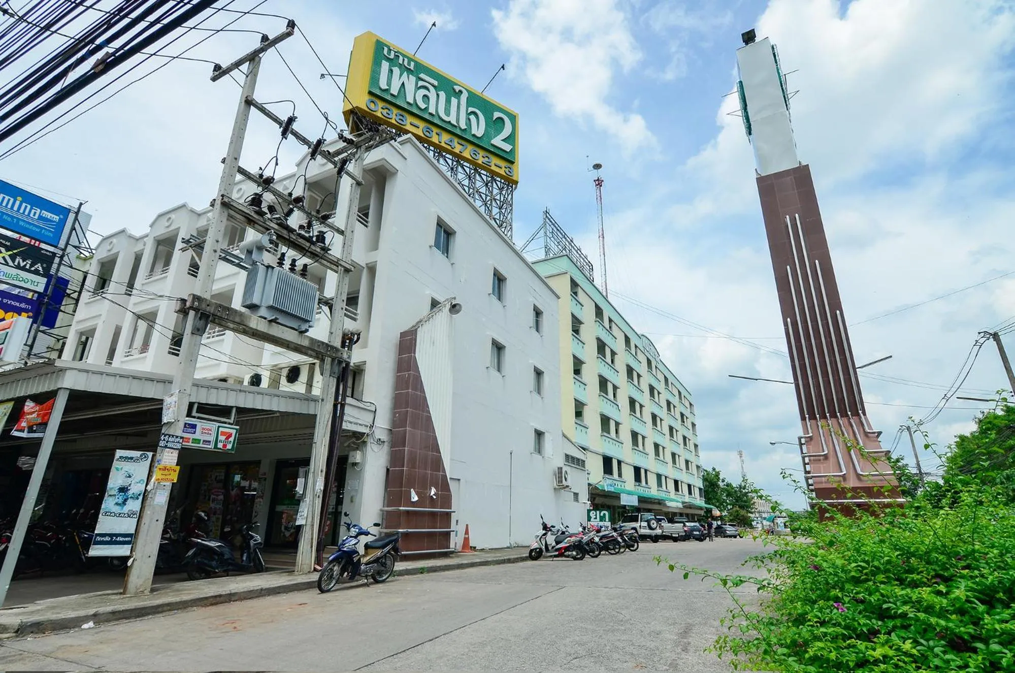 Facade/entrance in BJ Boutique