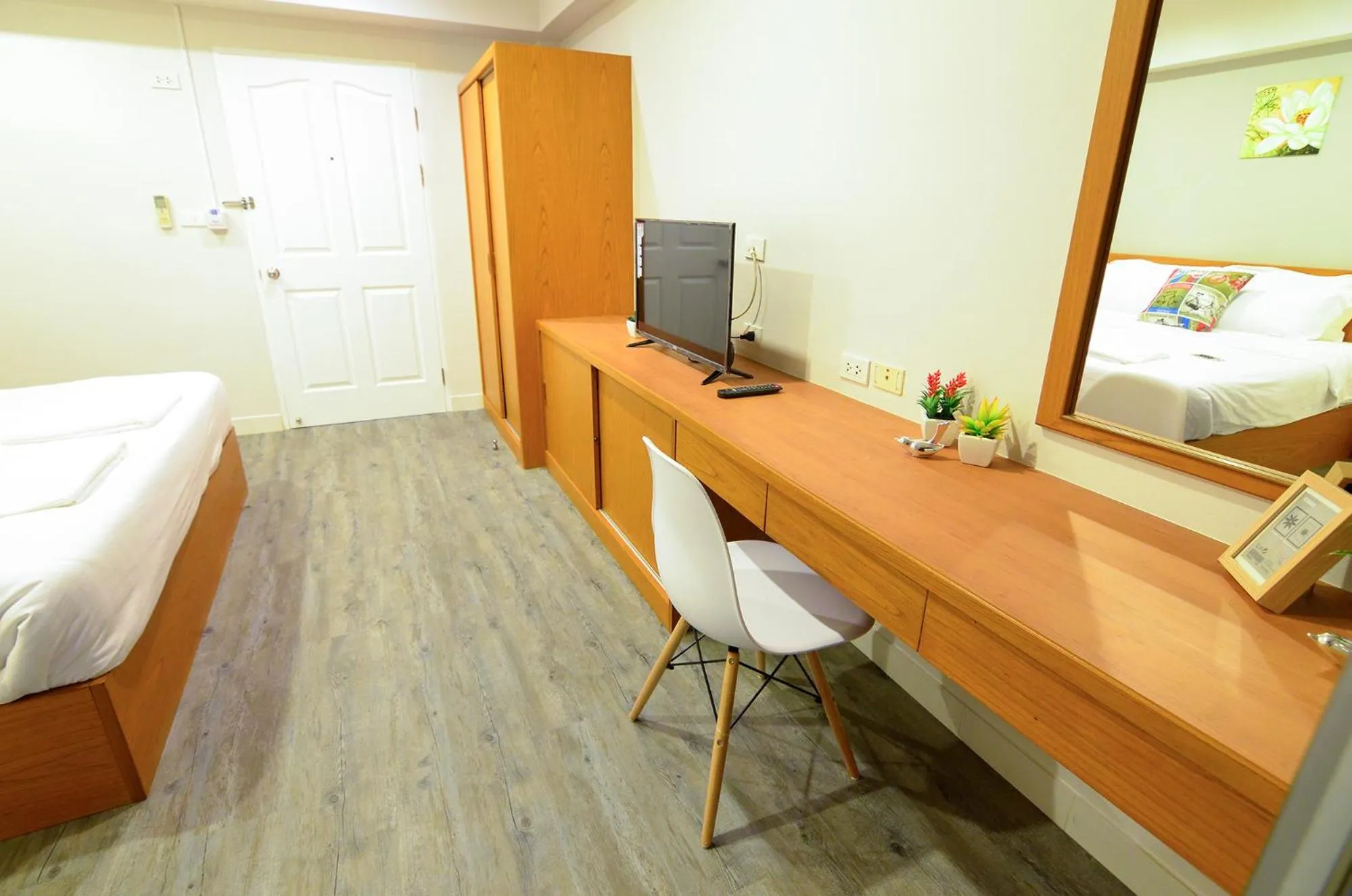 TV and multimedia in BJ Boutique