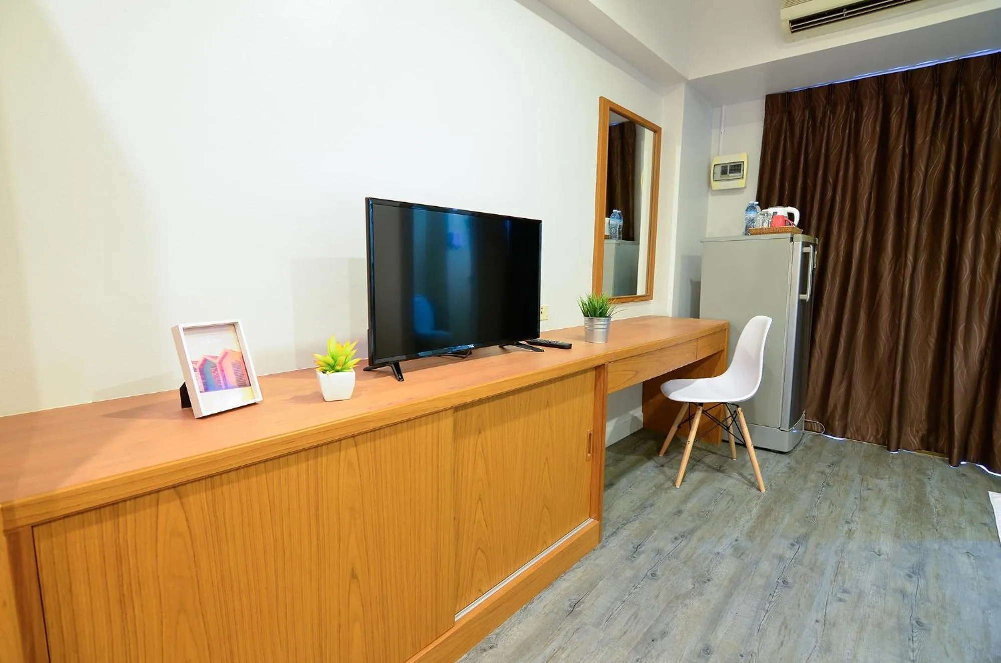 TV and multimedia in BJ Boutique