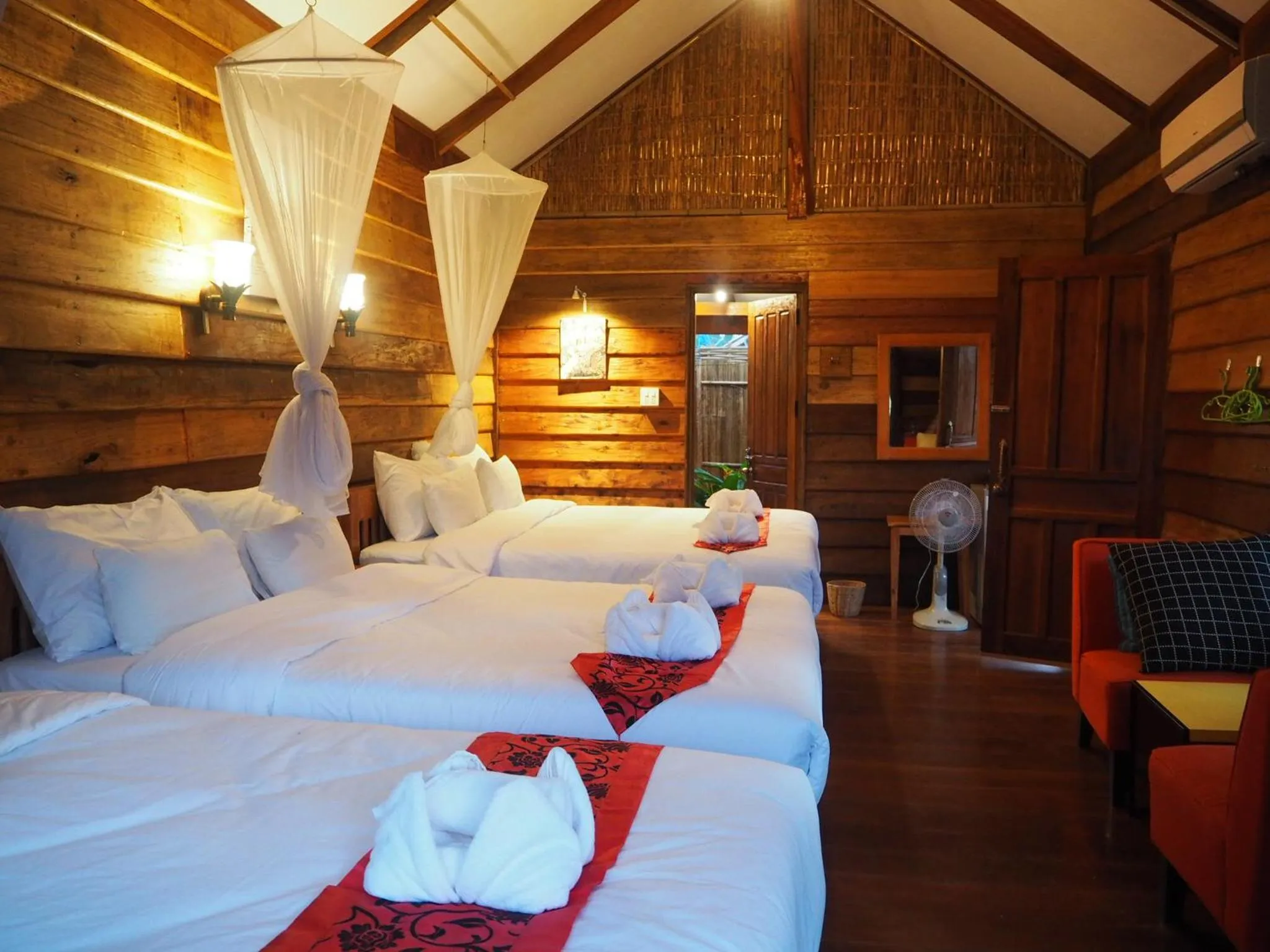 Property building, Bed in Phoxay Ngam Resort