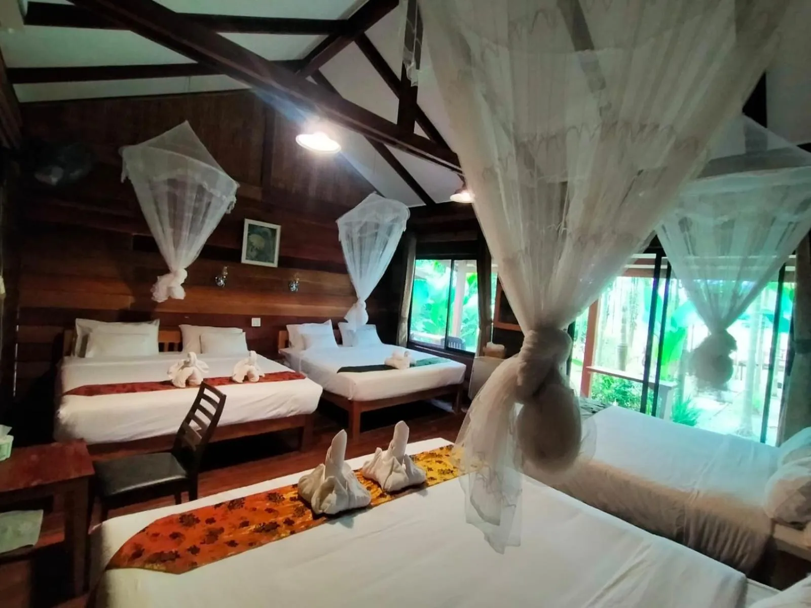 Bed in Phoxay Ngam Resort