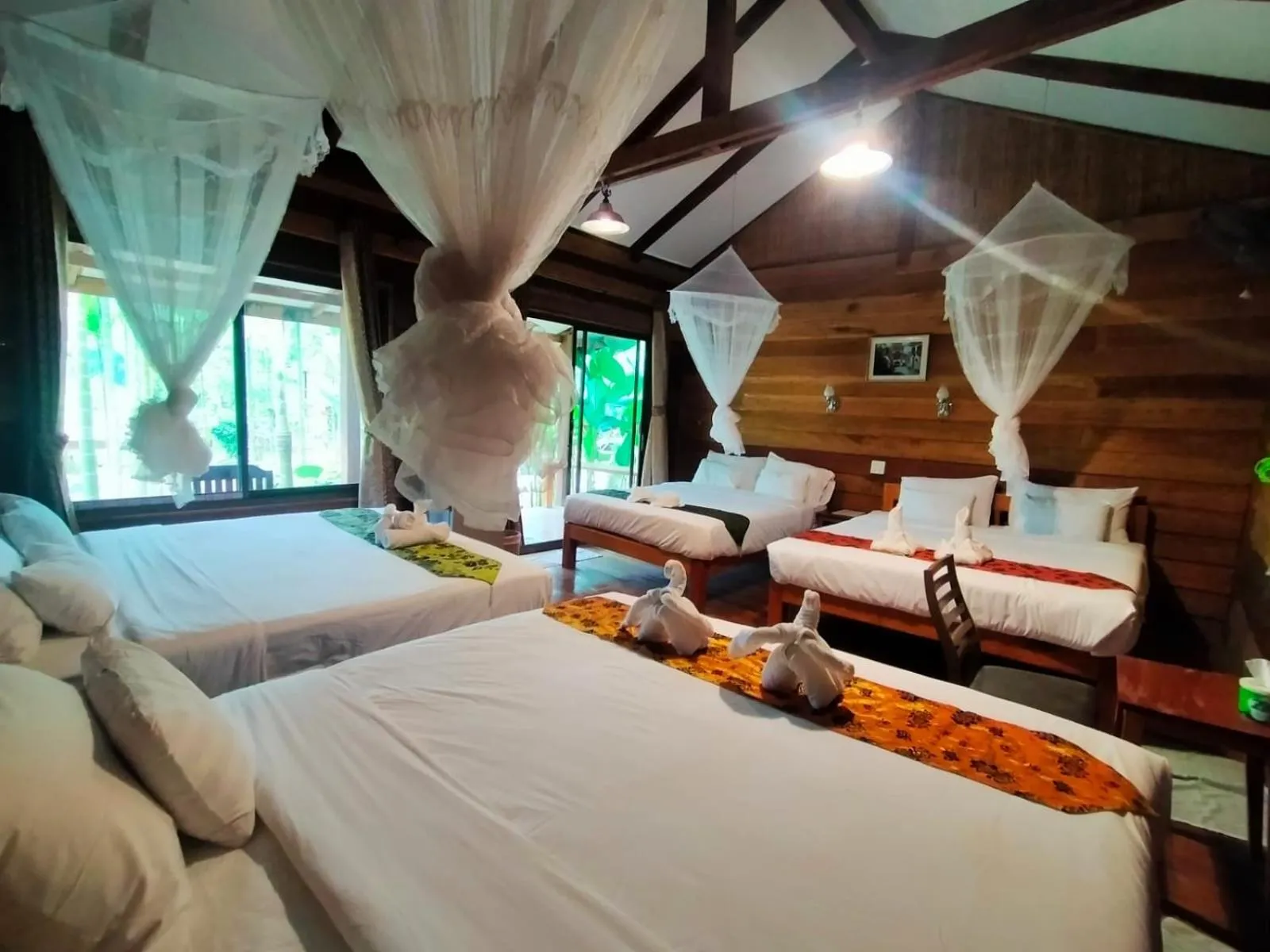 Bed in Phoxay Ngam Resort