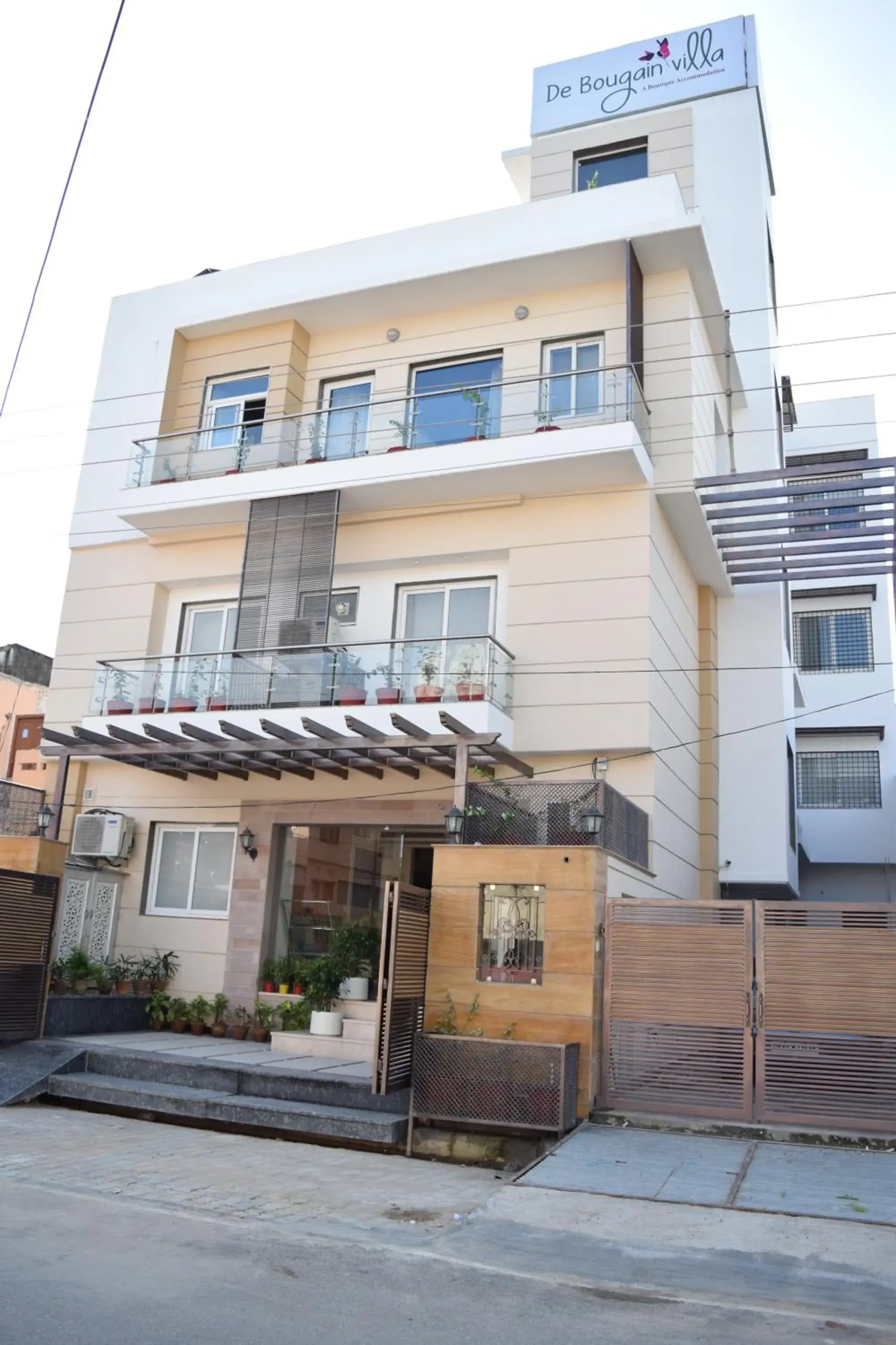 Facade/entrance in De Bougain Villa Facade/entrance in De Bougain Villa