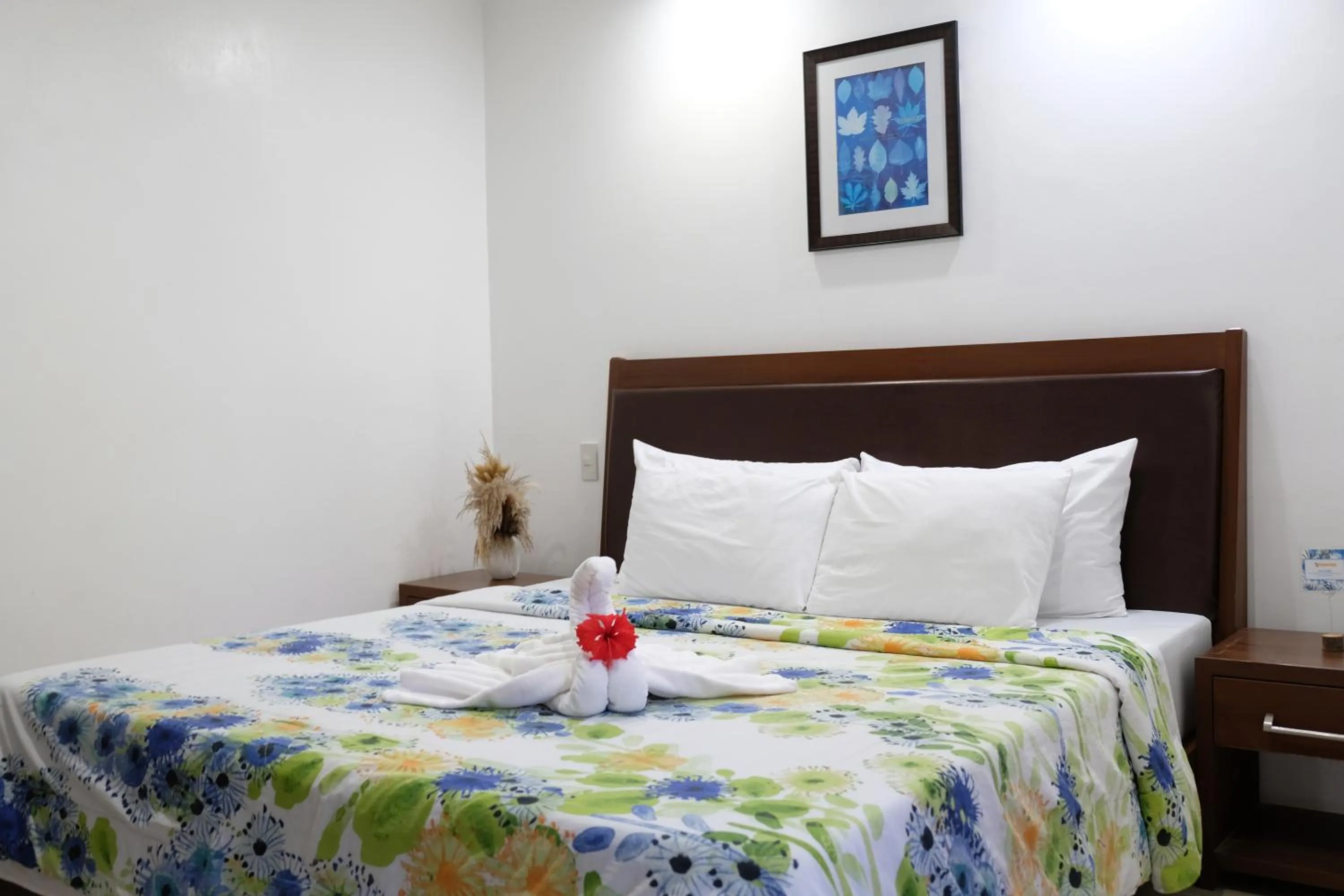 Bedroom, Bed in Sundown Resort & Austrian Pension House