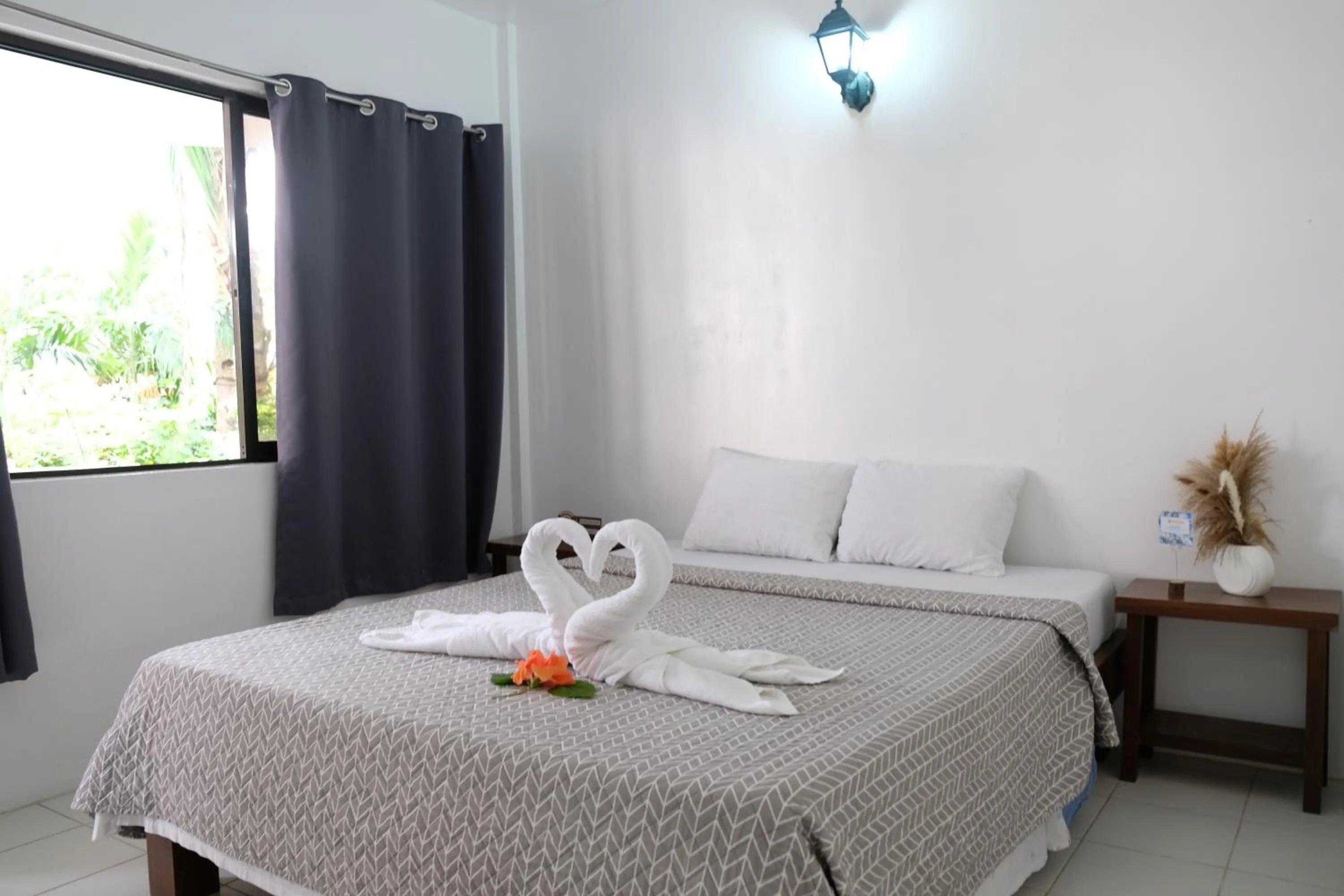 Bedroom, Bed in Sundown Resort & Austrian Pension House