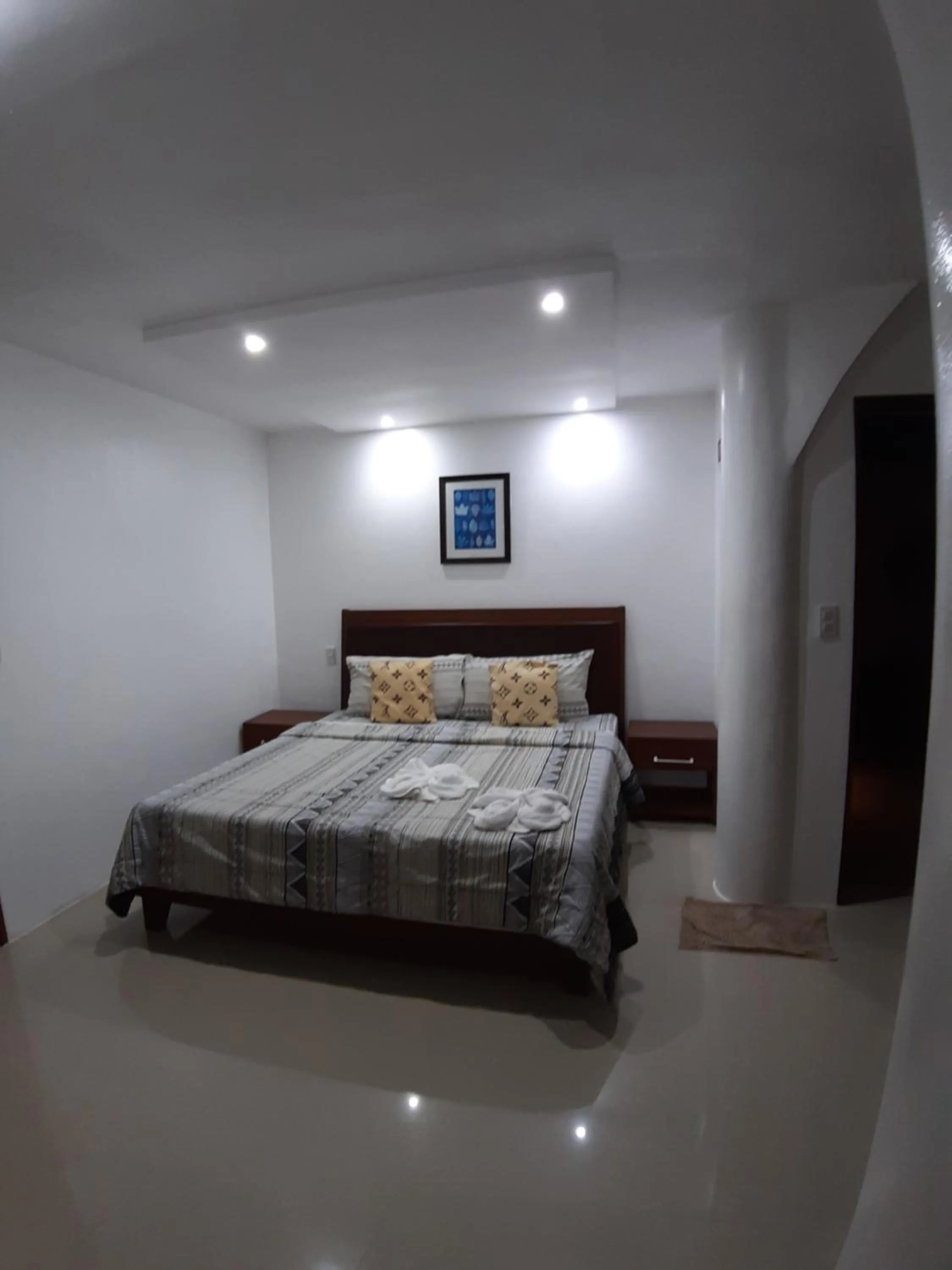 Bed in Sundown Resort & Austrian Pension House