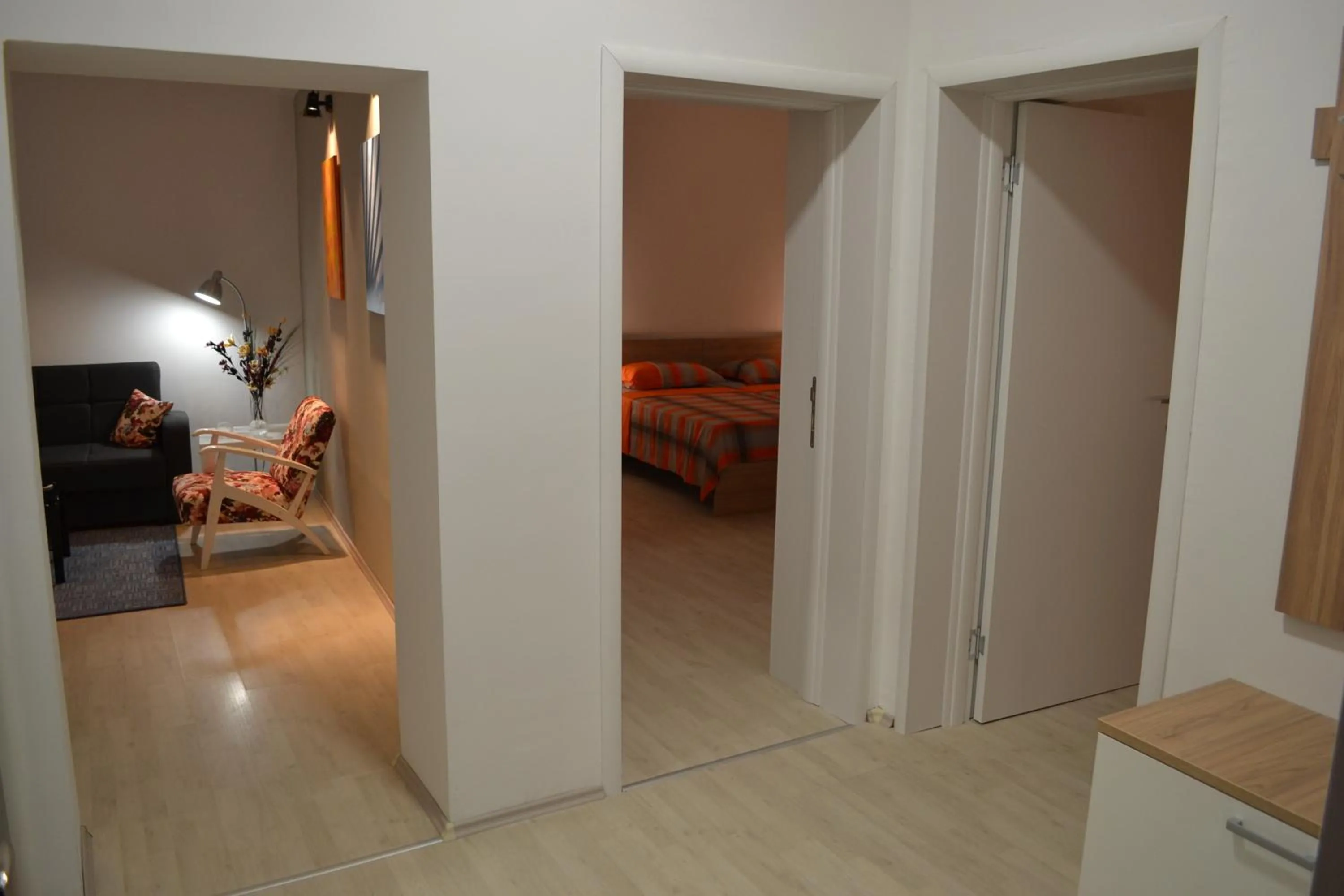 Lazarus Apartment
