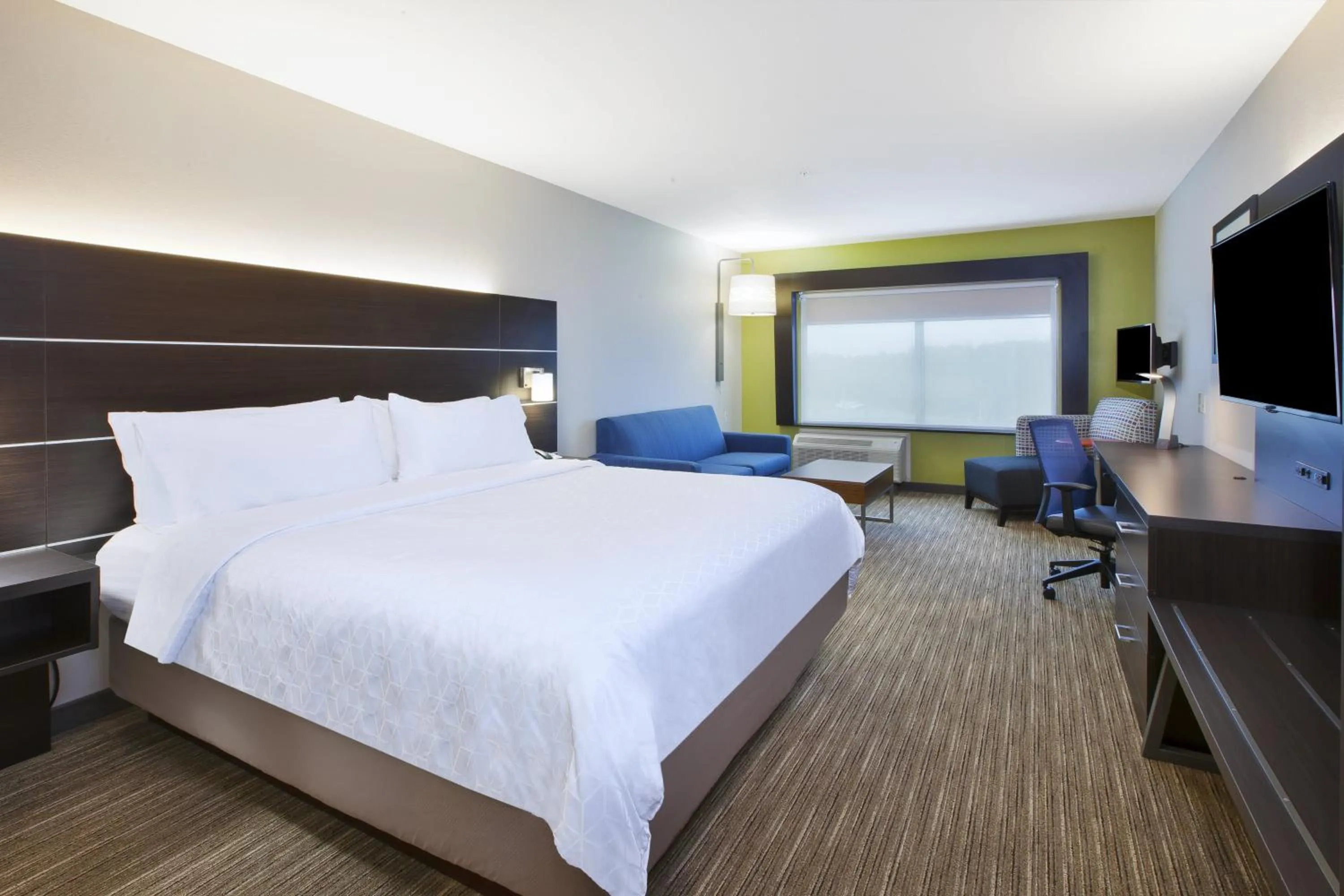 Bedroom, Bed in Holiday Inn Express & Suites - Parkersburg East by IHG