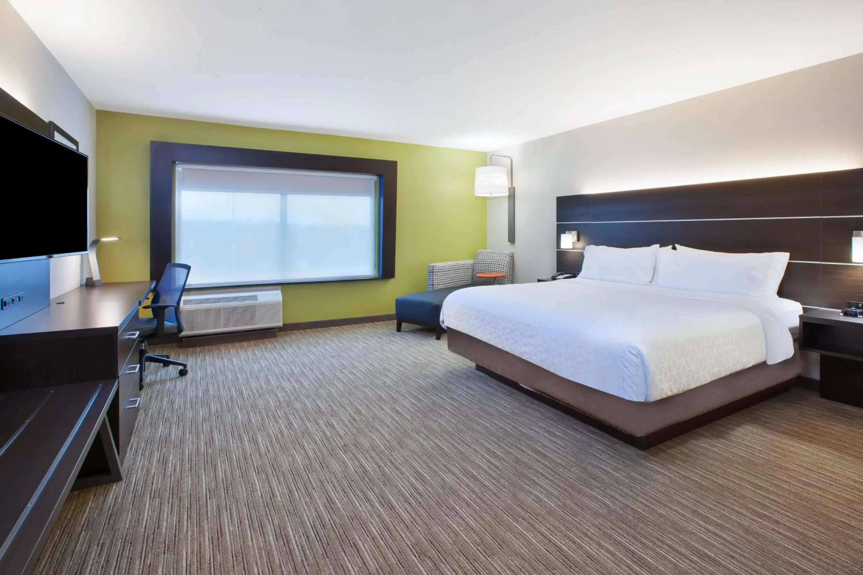 Photo of the whole room, Bed in Holiday Inn Express & Suites - Parkersburg East by IHG Photo of the whole room, Bed in Holiday Inn Express & Suites - Parkersburg East by IHG