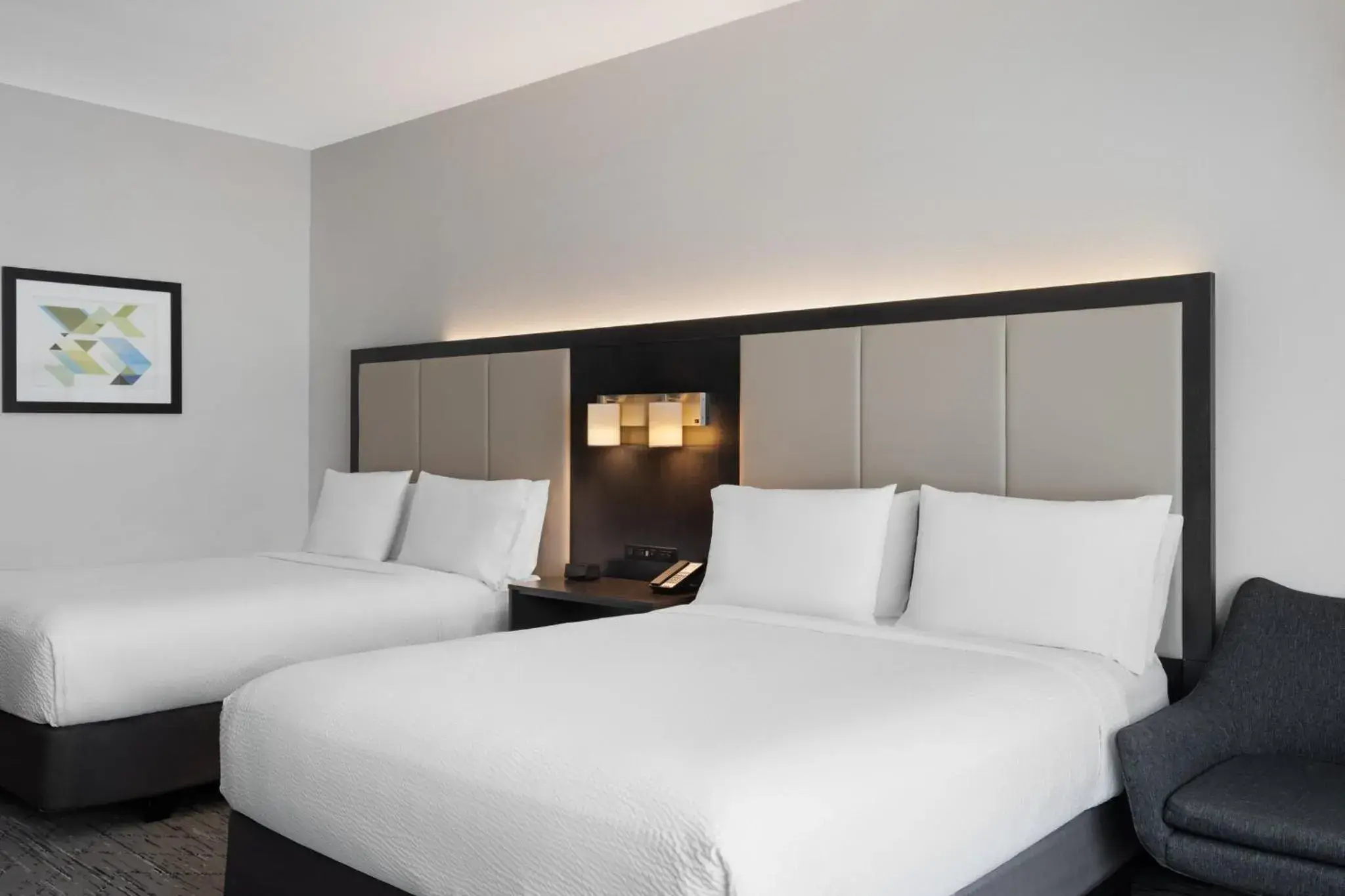 Standard Queen Room with Two Queen Beds and Mobility Accessible Tub in Holiday Inn Express & Suites - Tampa East - Ybor City by IHG Standard Queen Room with Two Queen Beds and Mobility Accessible Tub in Holiday Inn Express & Suites - Tampa East - Ybor City by IHG