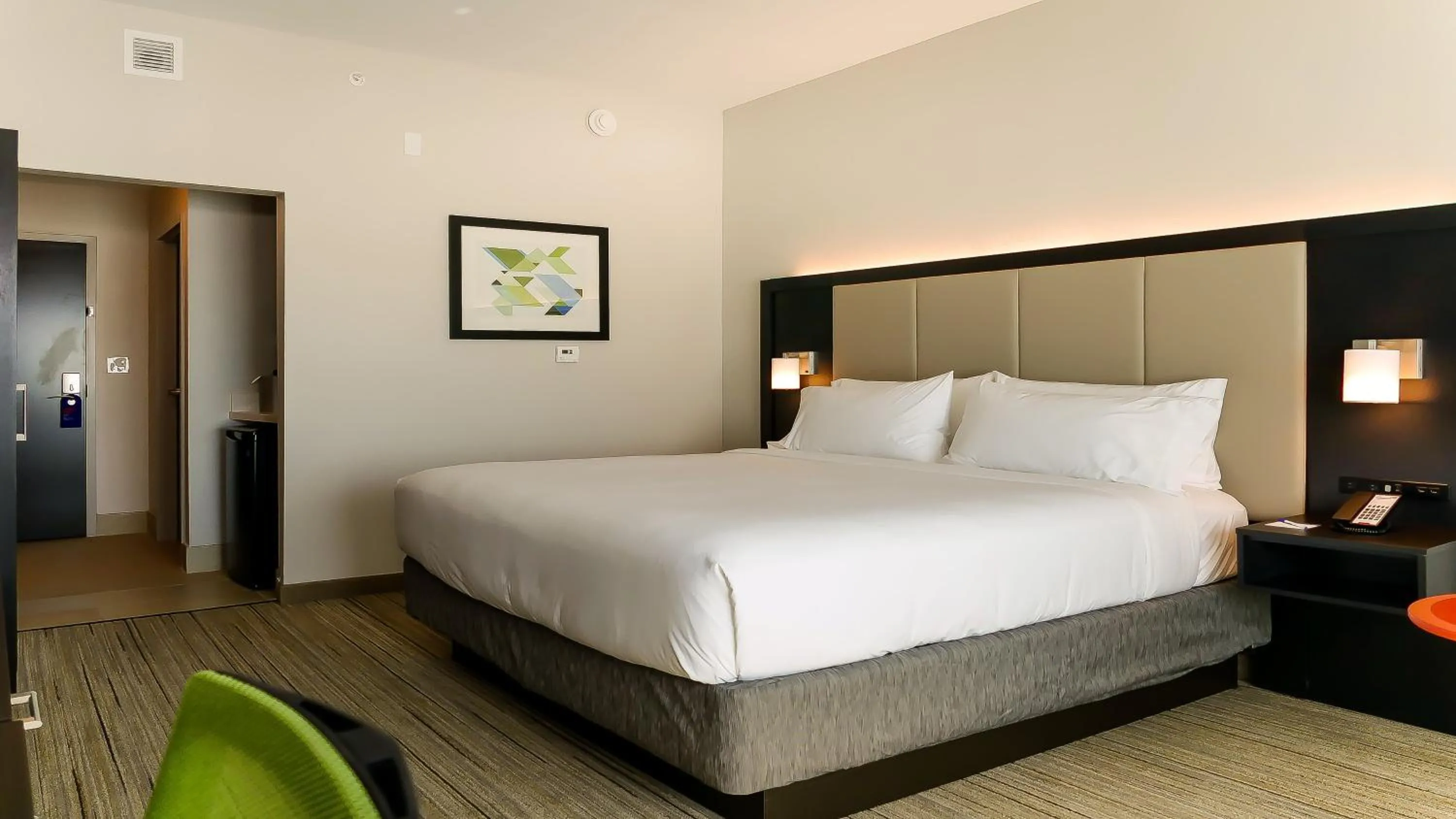Photo of the whole room, Bed in Holiday Inn Express & Suites - Tampa East - Ybor City by IHG