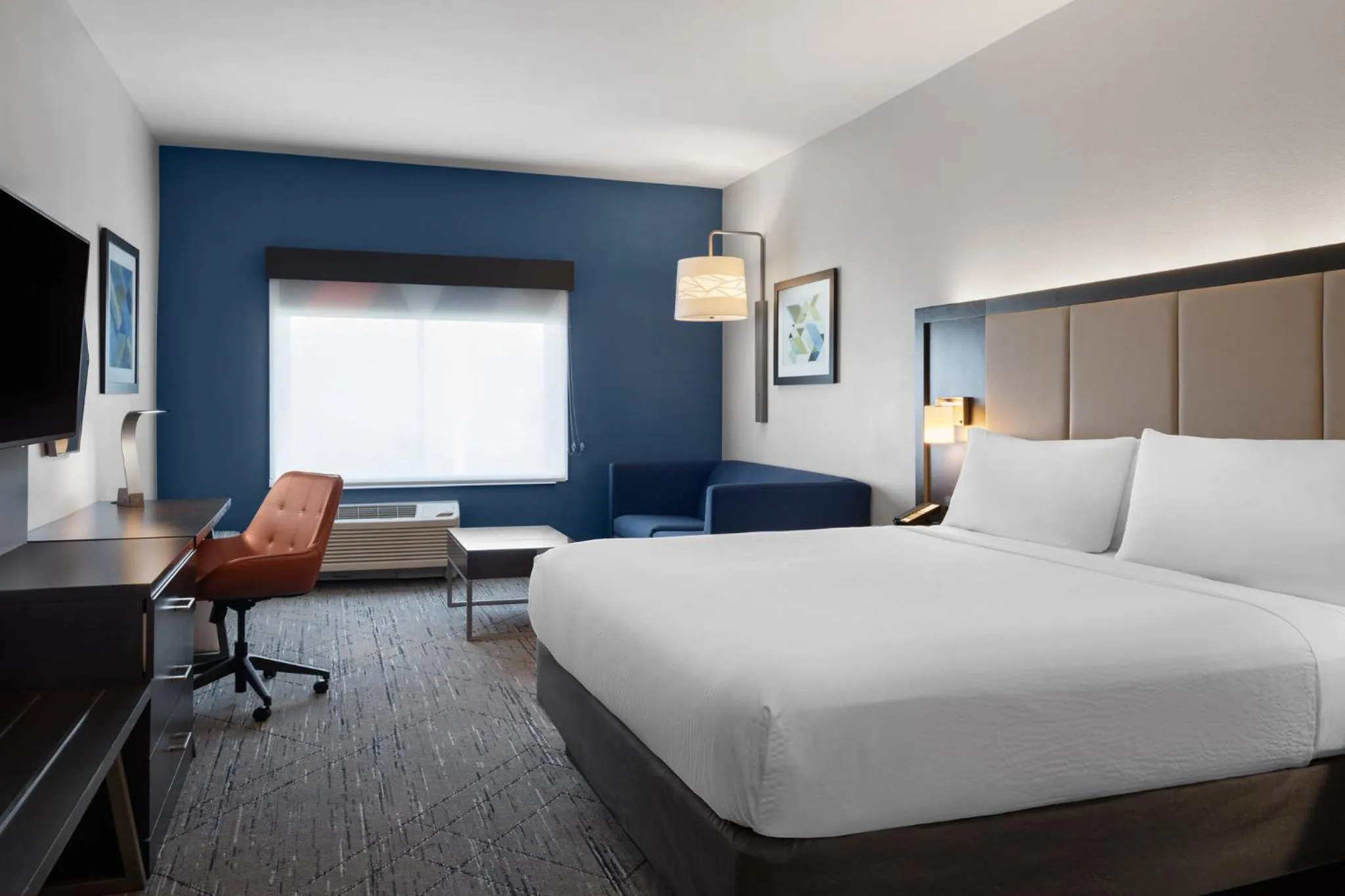Photo of the whole room, Bed in Holiday Inn Express & Suites - Tampa East - Ybor City by IHG