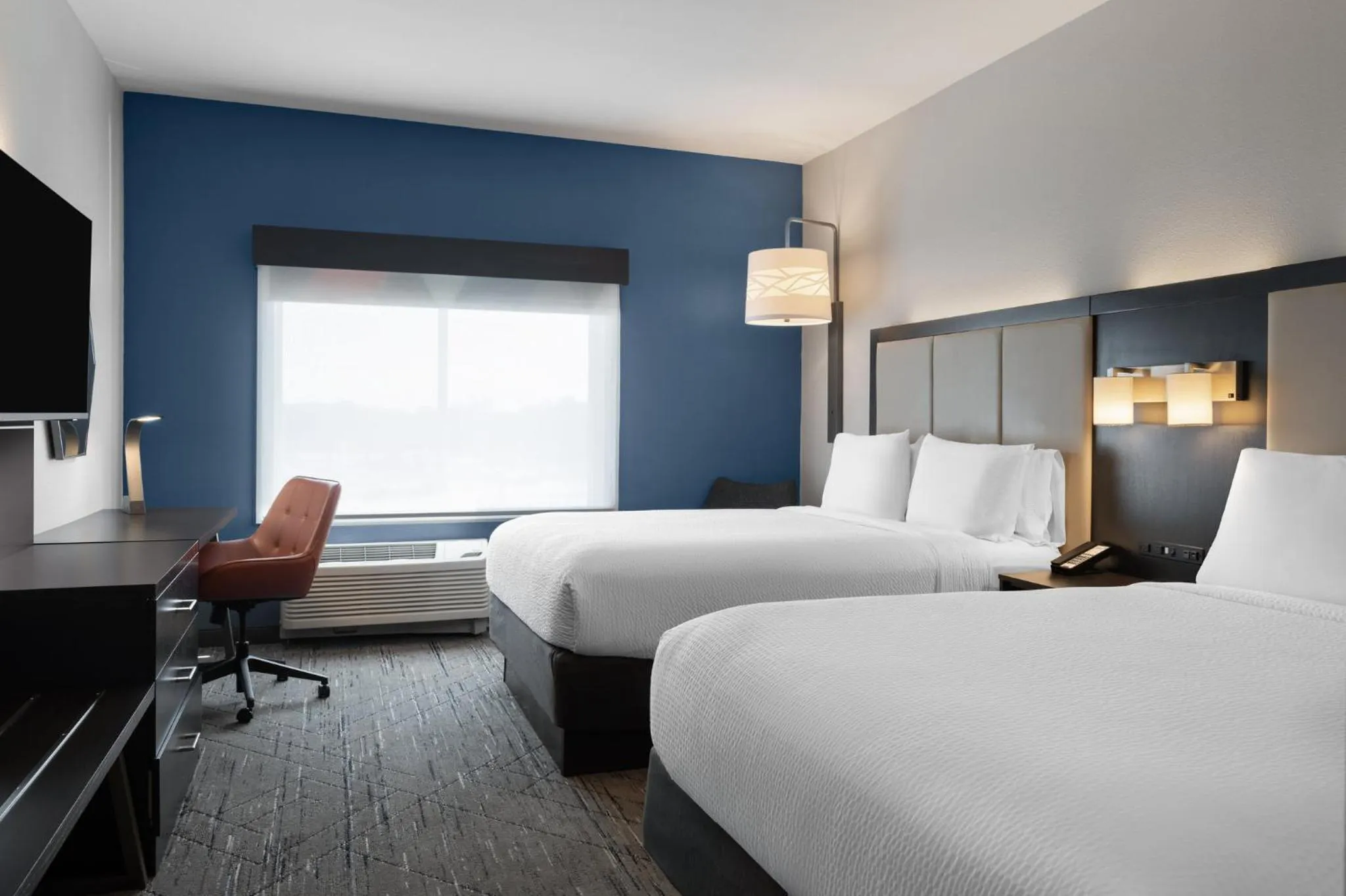 Photo of the whole room, Bed in Holiday Inn Express & Suites - Tampa East - Ybor City by IHG