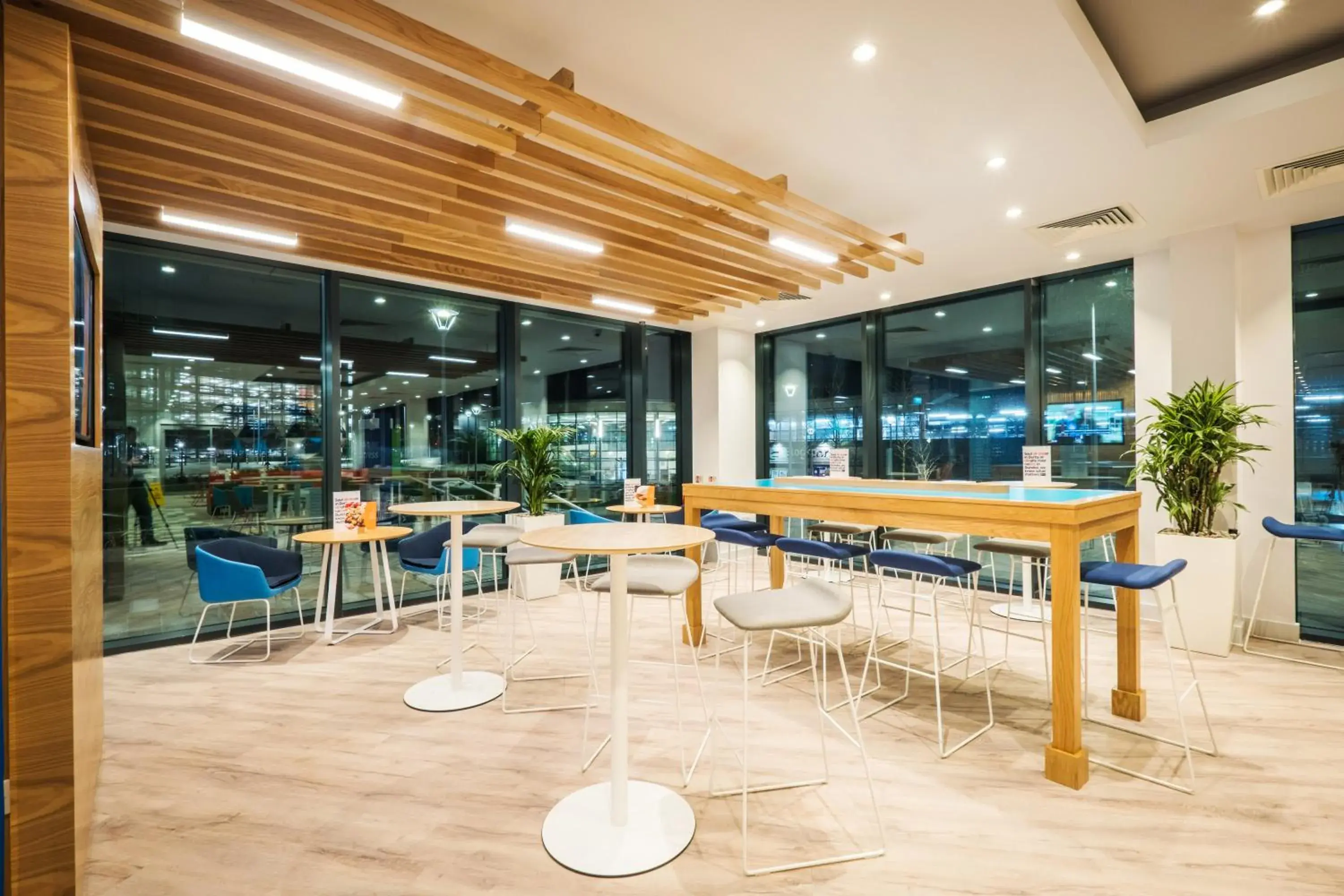 Restaurant/places to eat in Holiday Inn Express - Stockport by IHG Restaurant/places to eat in Holiday Inn Express - Stockport by IHG