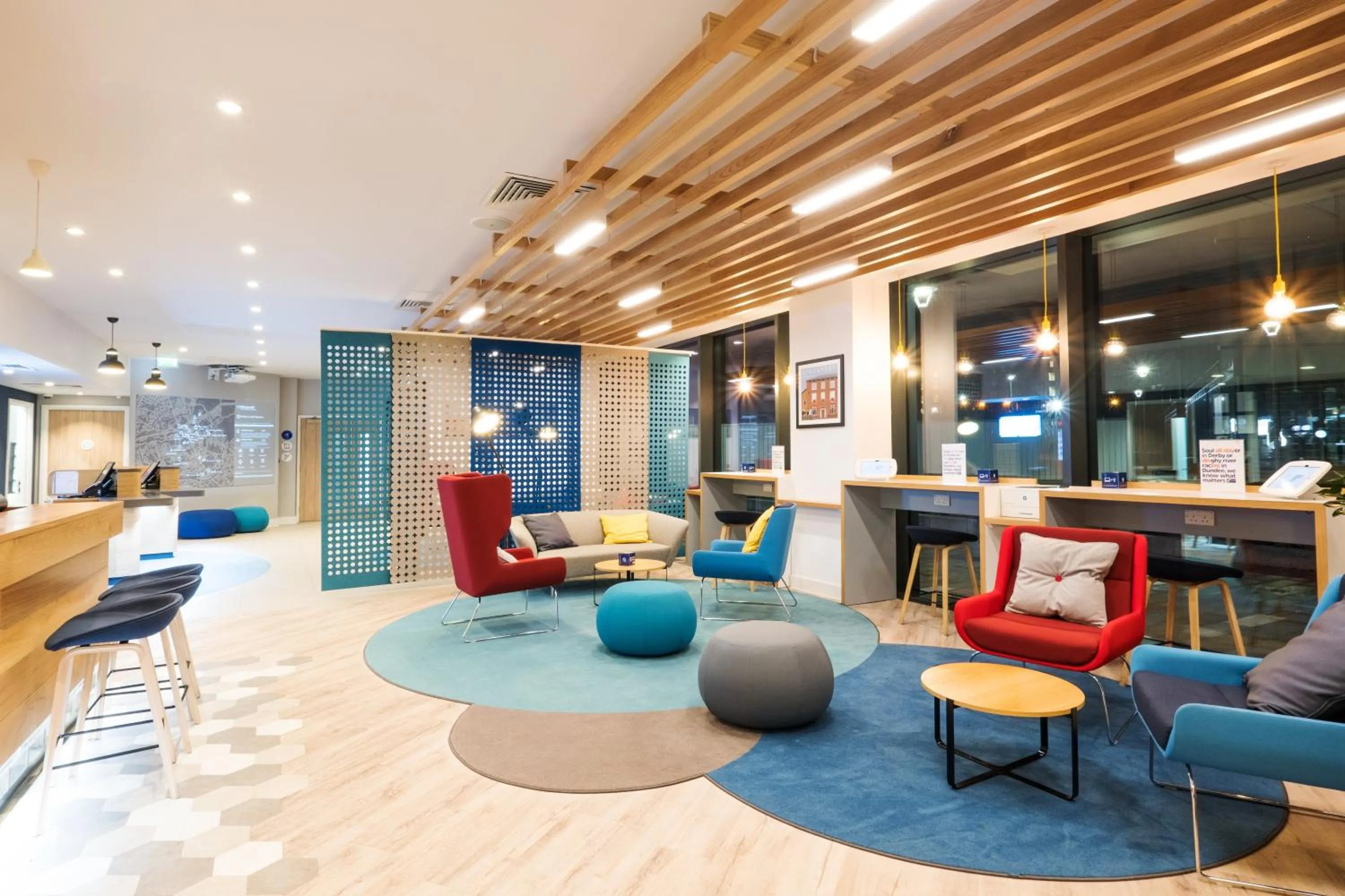 Lobby or reception in Holiday Inn Express - Stockport by IHG