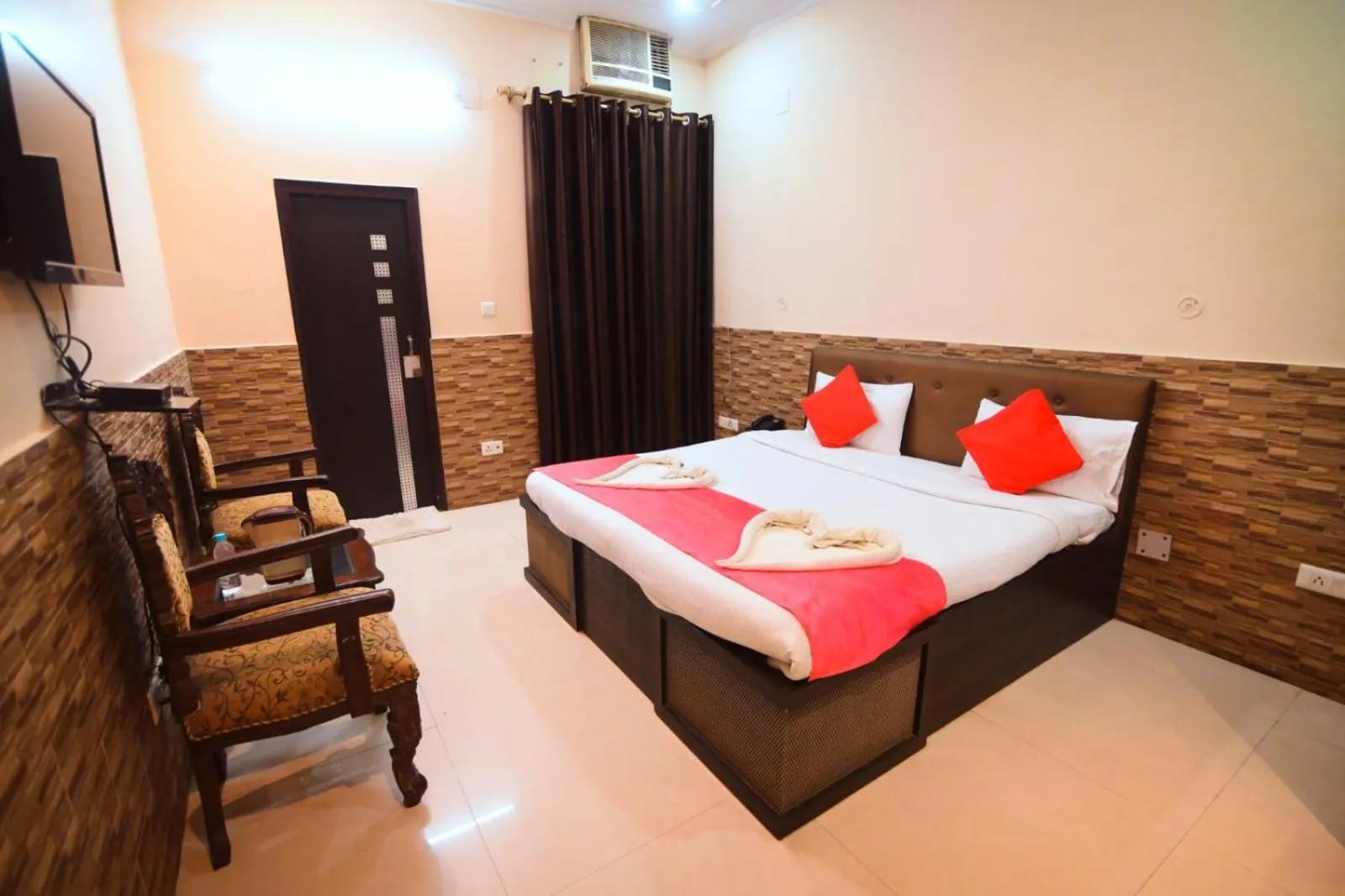 Bed in Taraji Resort