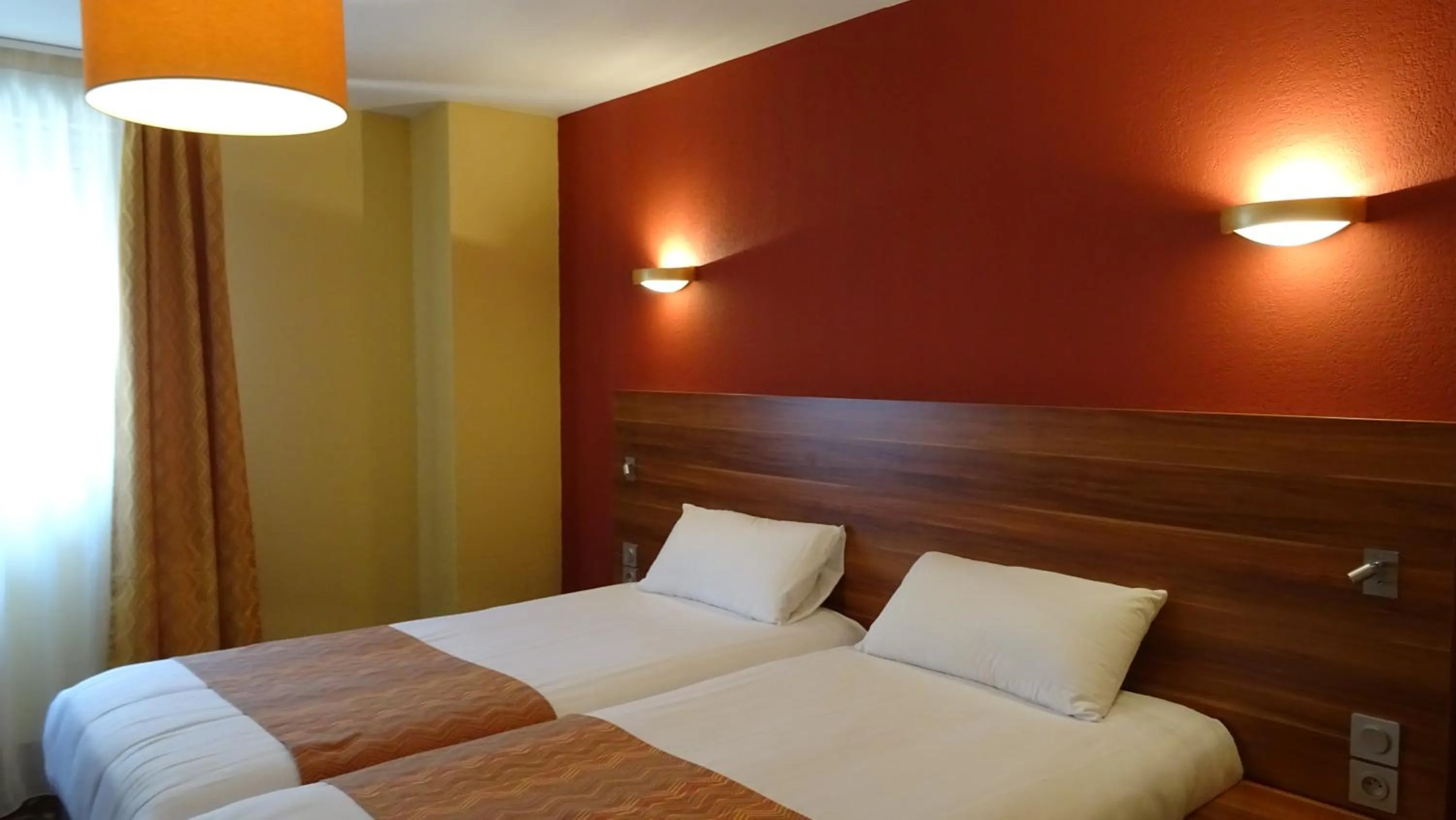 Bedroom, Bed in Residence Share Inn