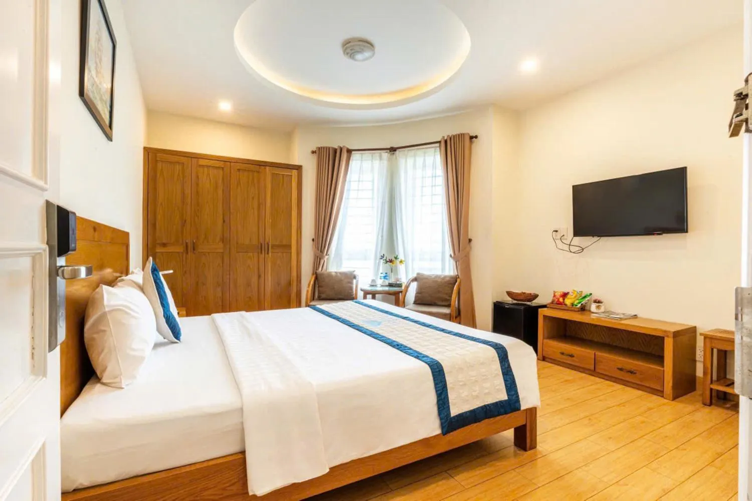 TV and multimedia, Bed in Blue Diamond Airport Hotel