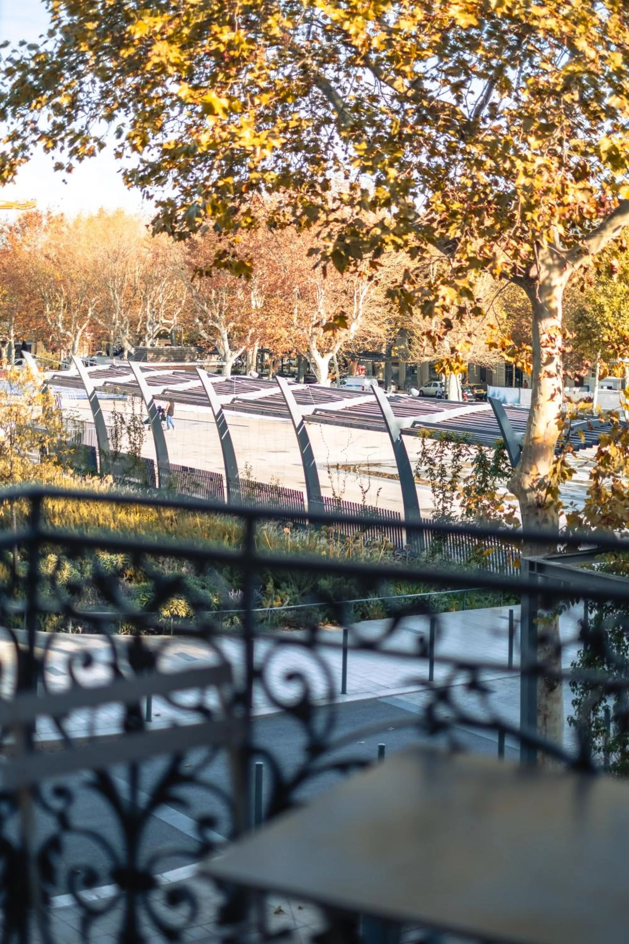 City view in Hôtel le XIX