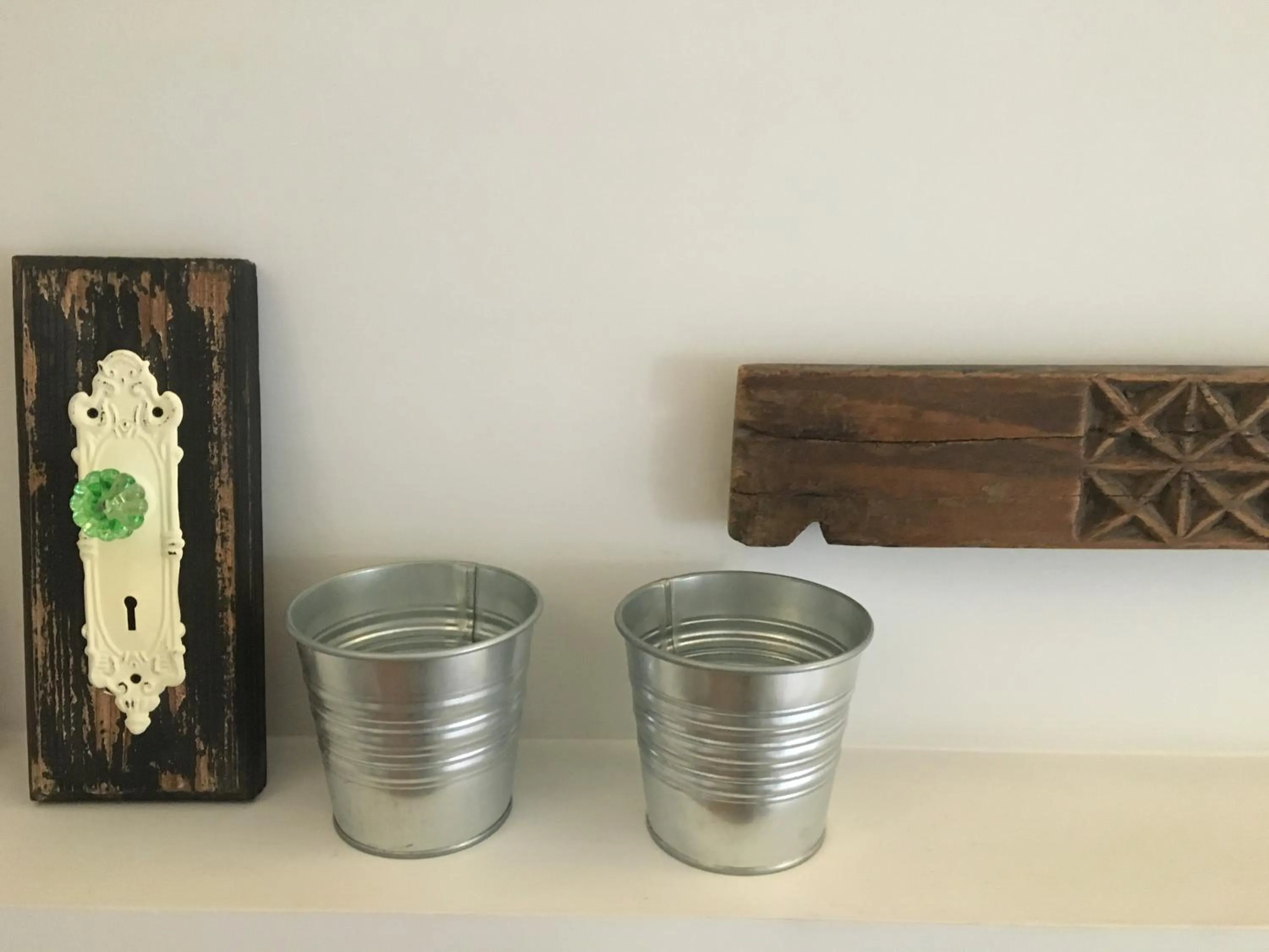 Decorative detail in Maru Apartment