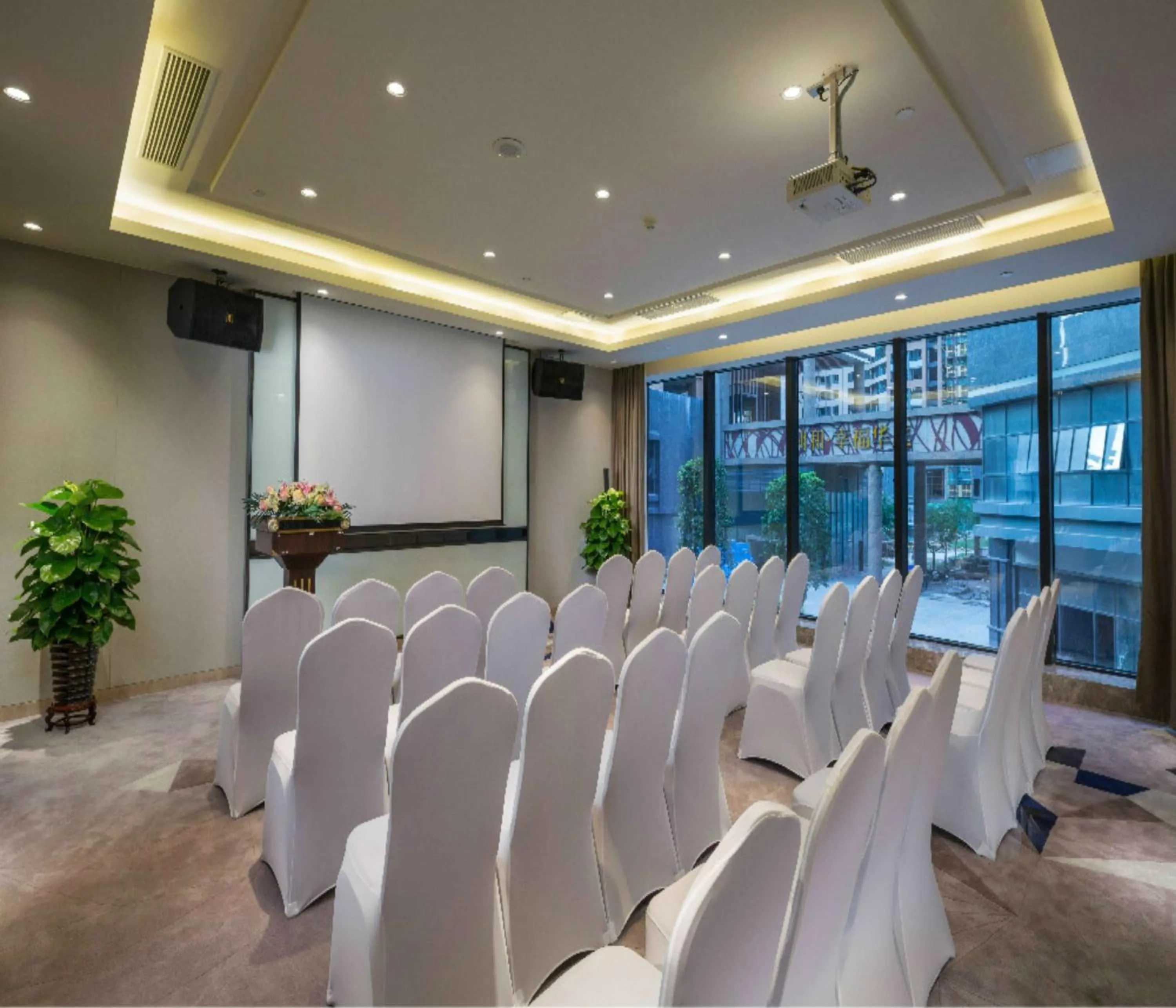 Meeting/conference room in Hilton Garden Inn Zhongshan Guzhen