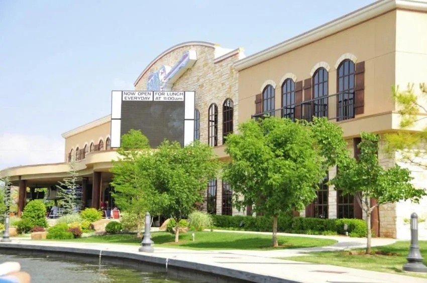 Hampton Inn & Suites-Moore