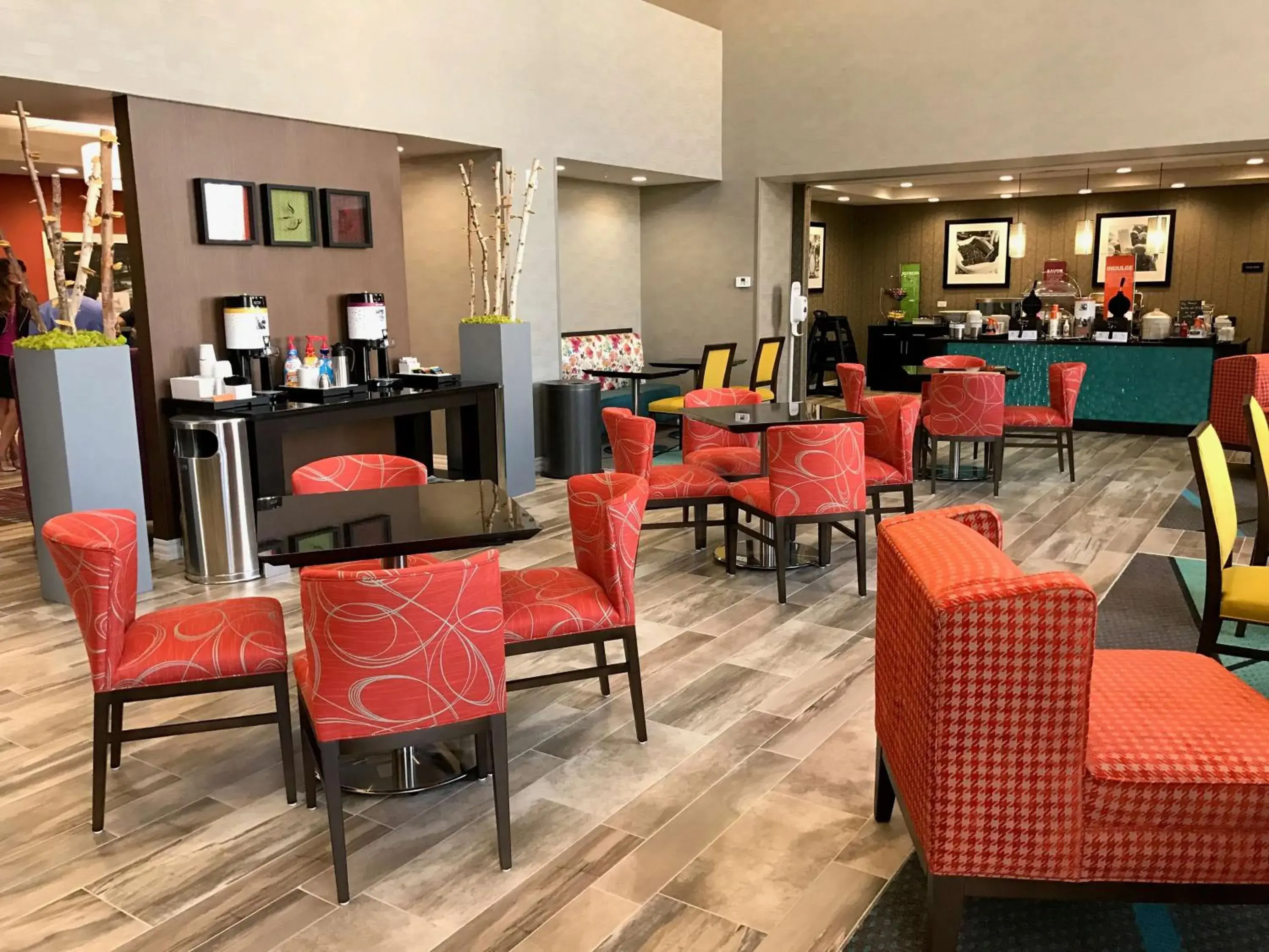 Restaurant/places to eat in Hampton Inn & Suites-Moore Restaurant/places to eat in Hampton Inn & Suites-Moore