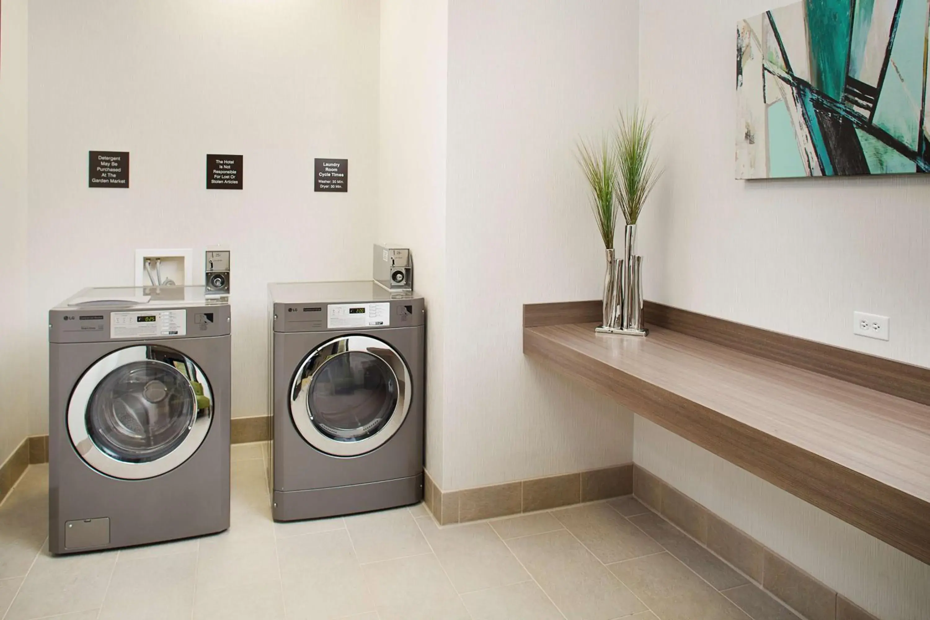 Property building in Hilton Garden Inn Dallas/Arlington South Property building in Hilton Garden Inn Dallas/Arlington South