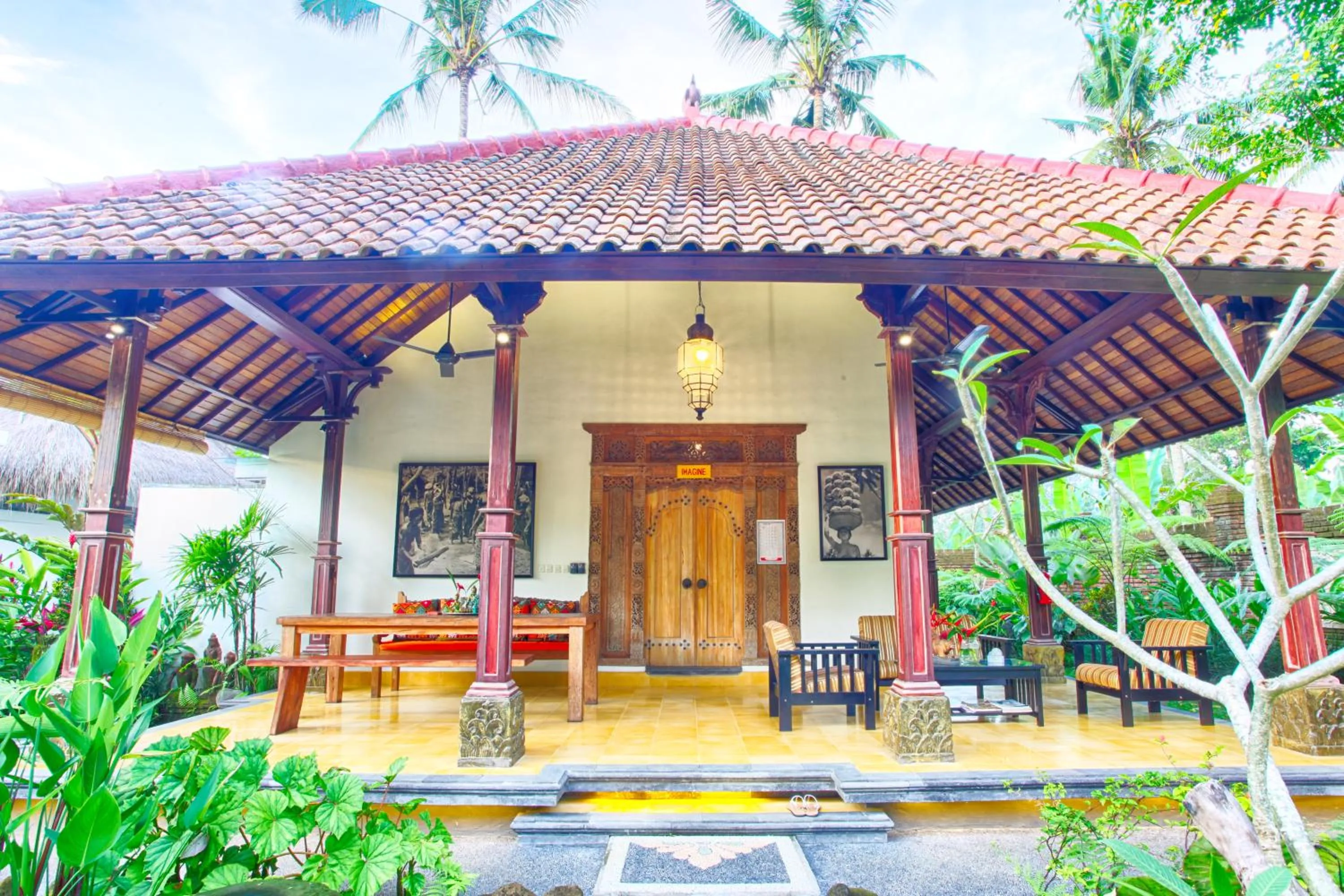 Facade/entrance in Imagine Bali