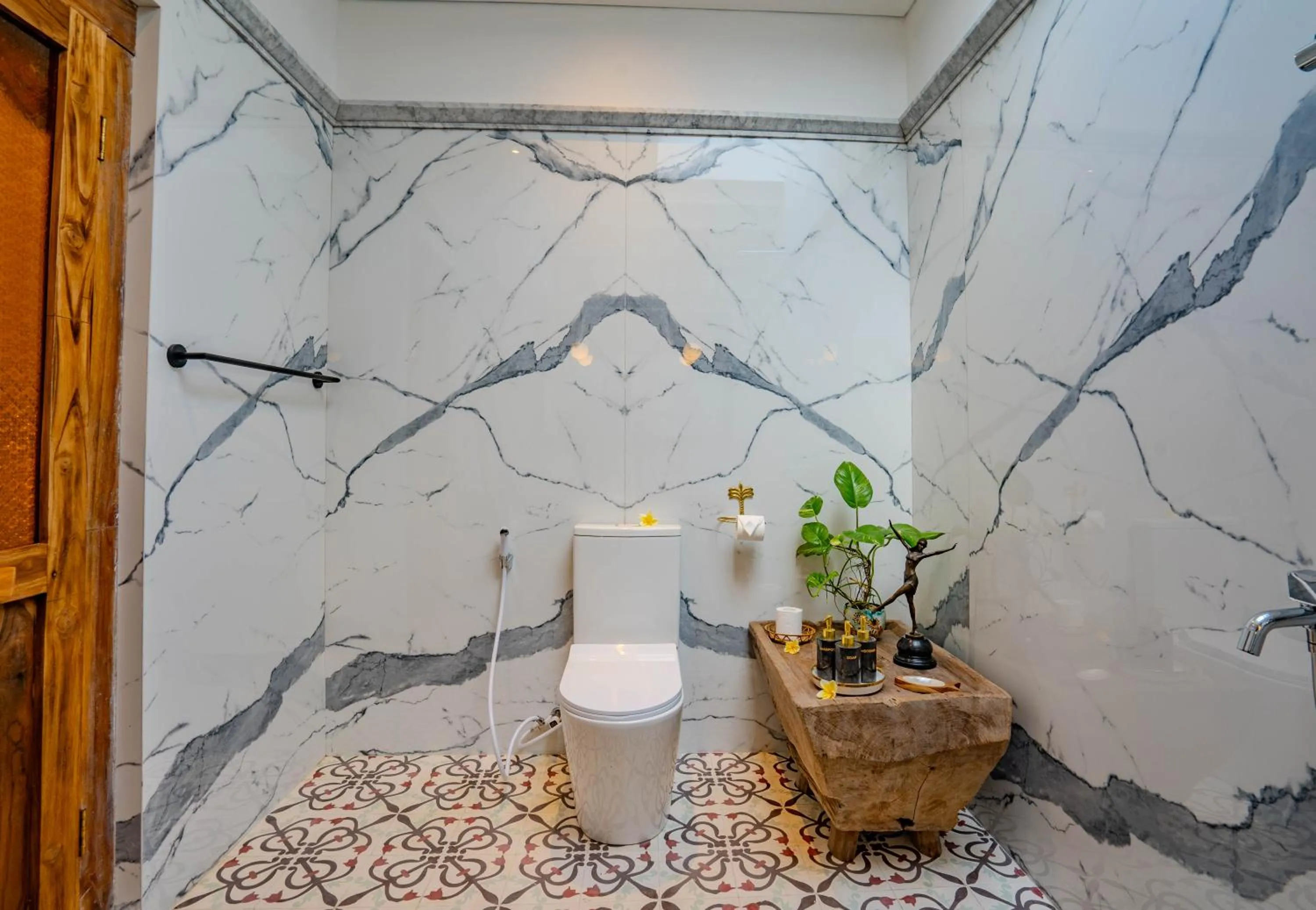 Shower in Imagine Bali