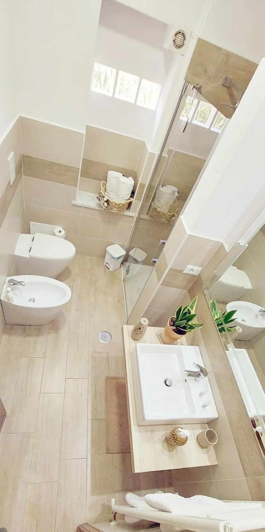 Shower in B&B Maison Blanche