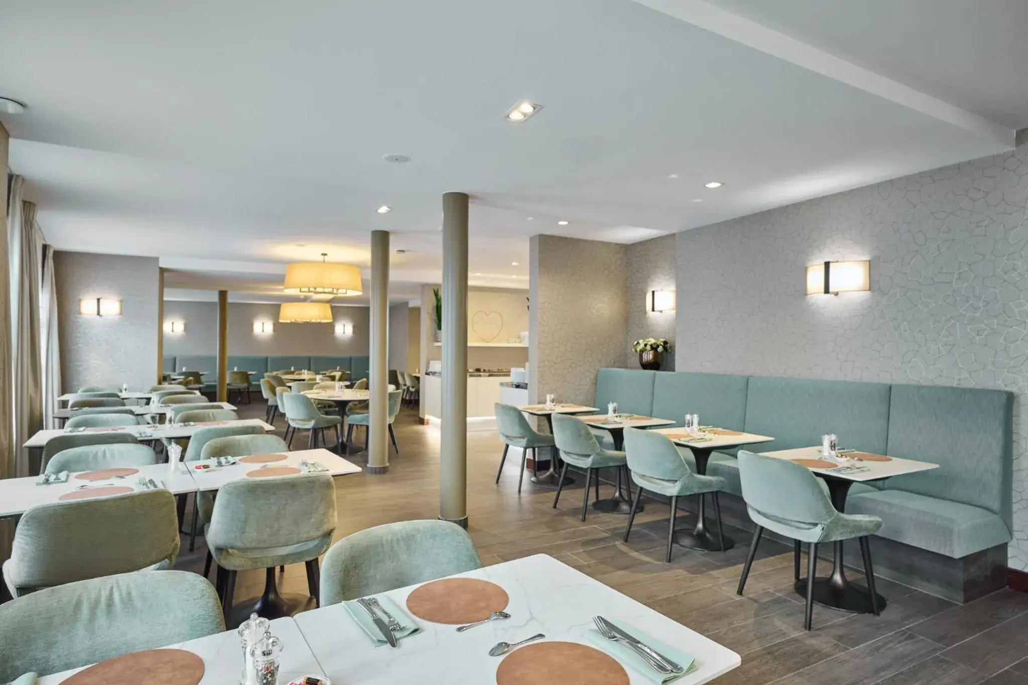 Restaurant/places to eat in Hotel Aragon Restaurant/places to eat in Hotel Aragon