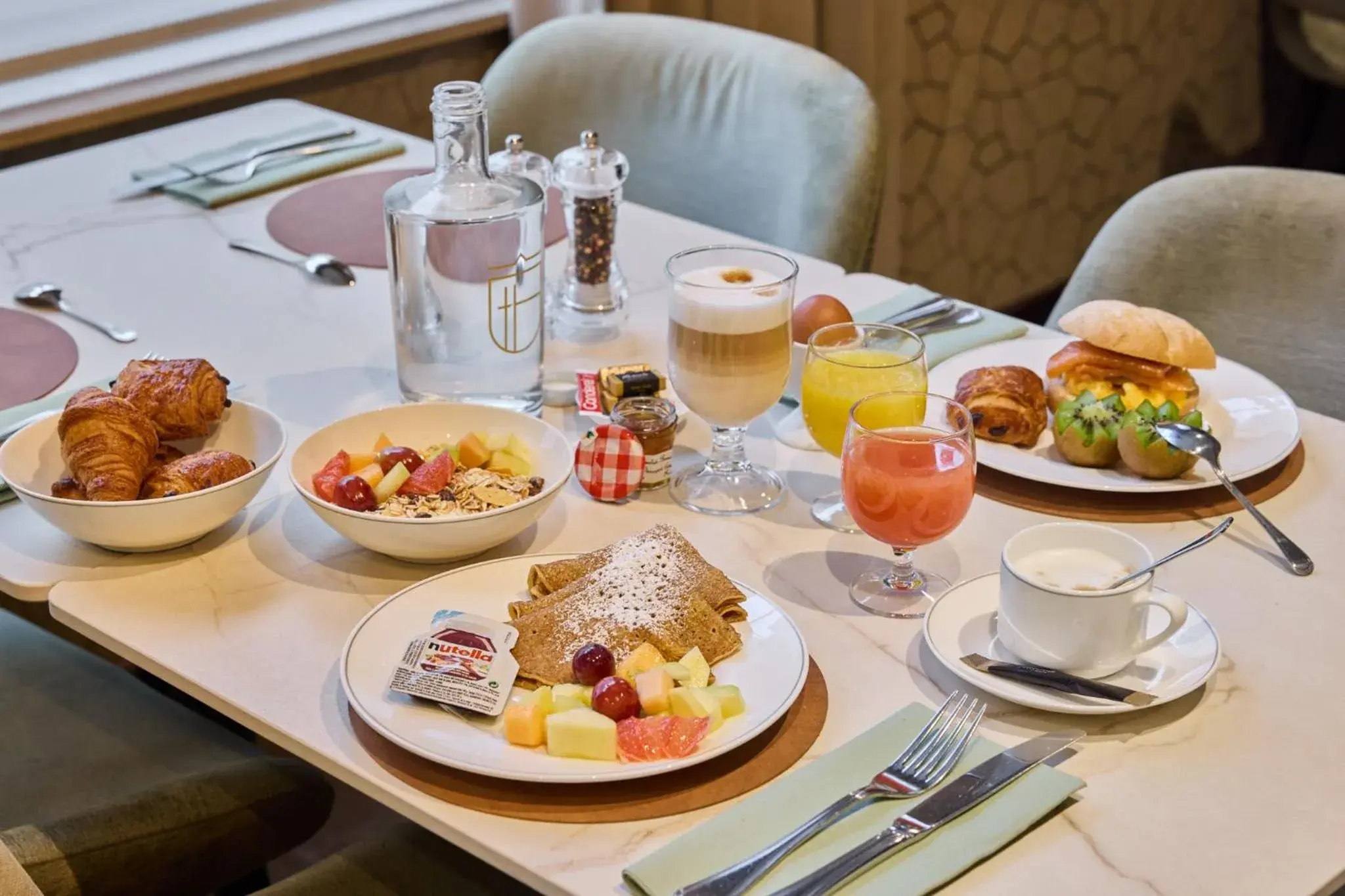 Restaurant/places to eat in Hotel Aragon Restaurant/places to eat in Hotel Aragon