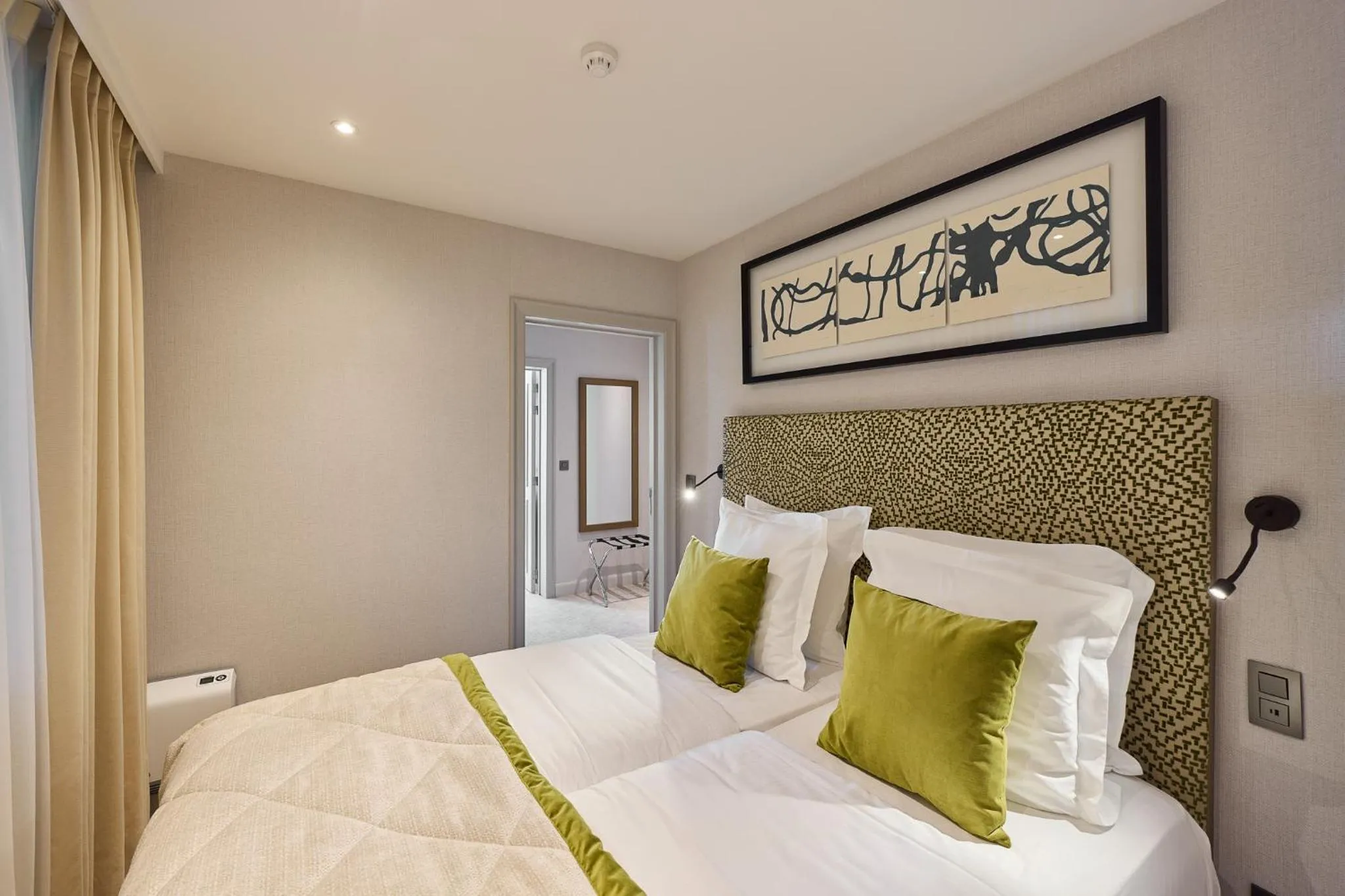 Photo of the whole room, Bed in Hotel Aragon