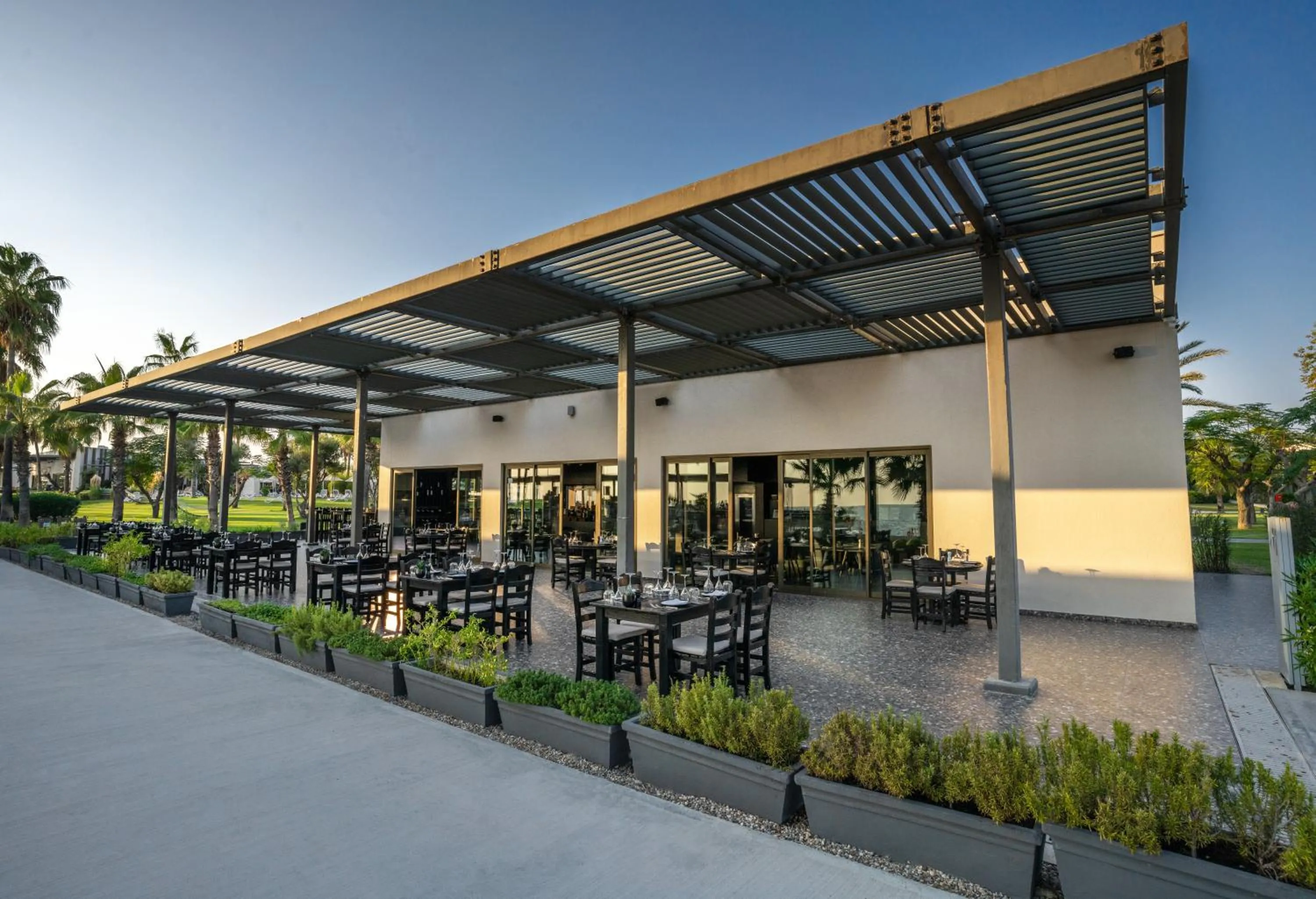 Restaurant/places to eat in Paloma Orenda