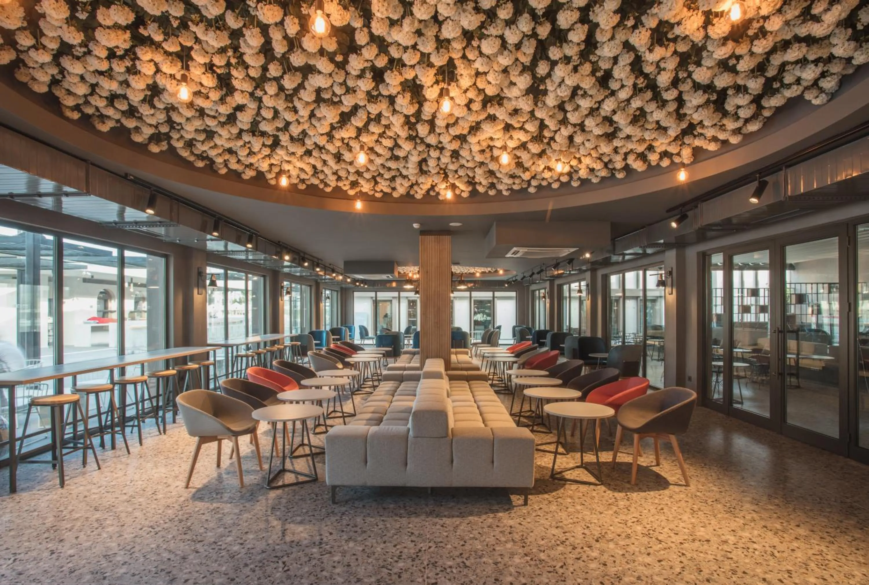 Restaurant/places to eat in Paloma Orenda