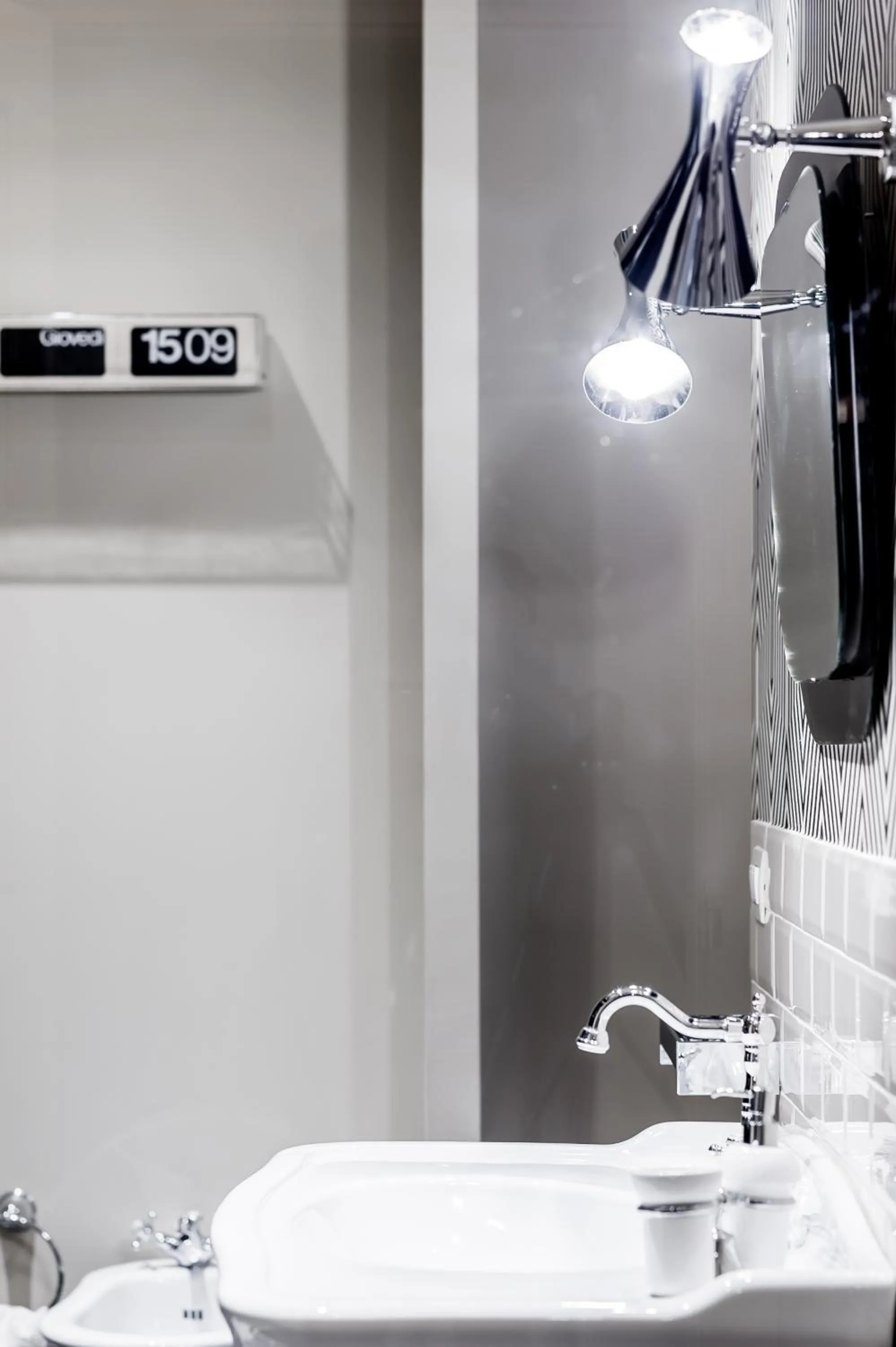 Bathroom in Arnobio Florence Suites