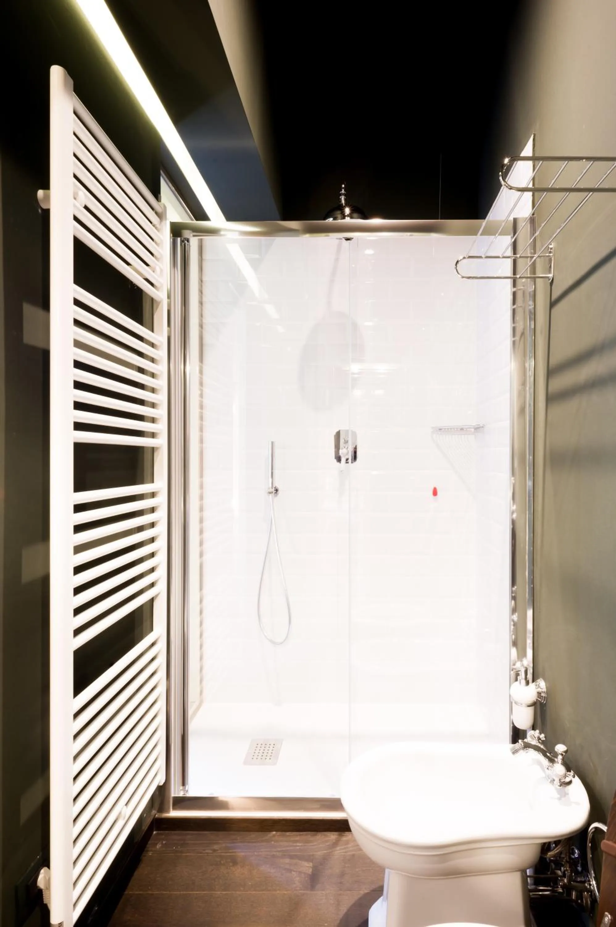 Toilet in Arnobio Florence Suites