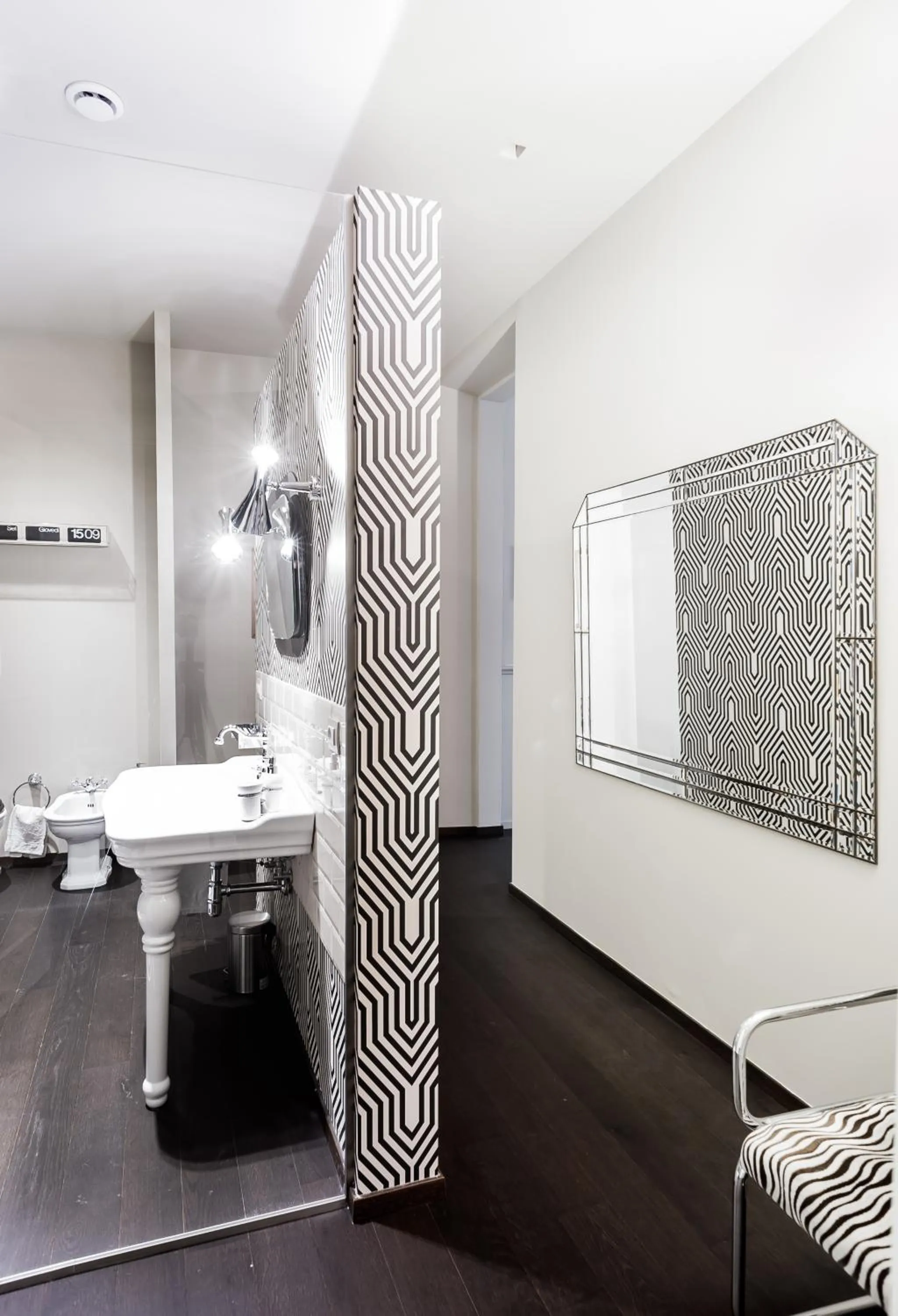 Bathroom in Arnobio Florence Suites