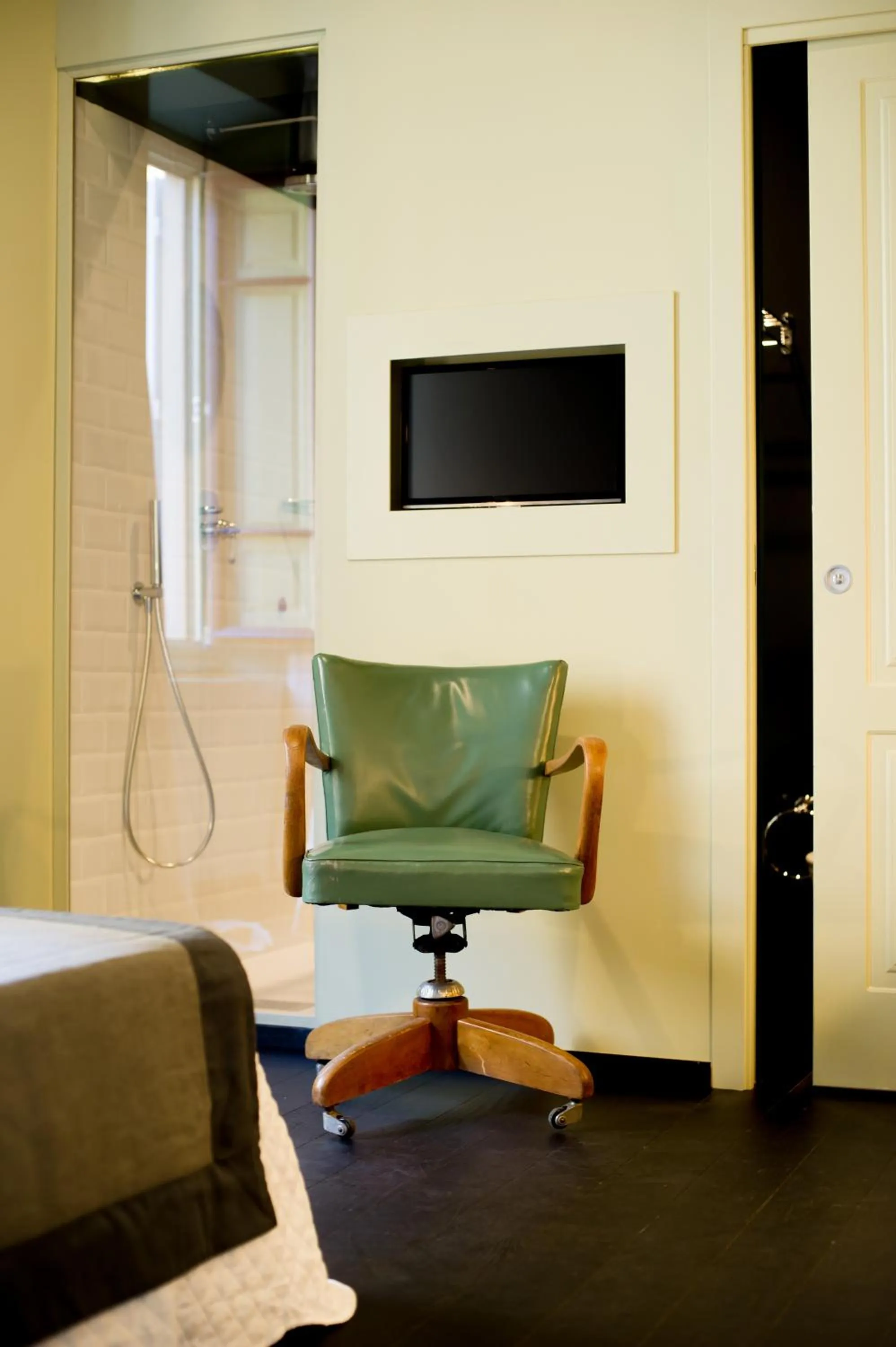 Photo of the whole room, Bed in Arnobio Florence Suites