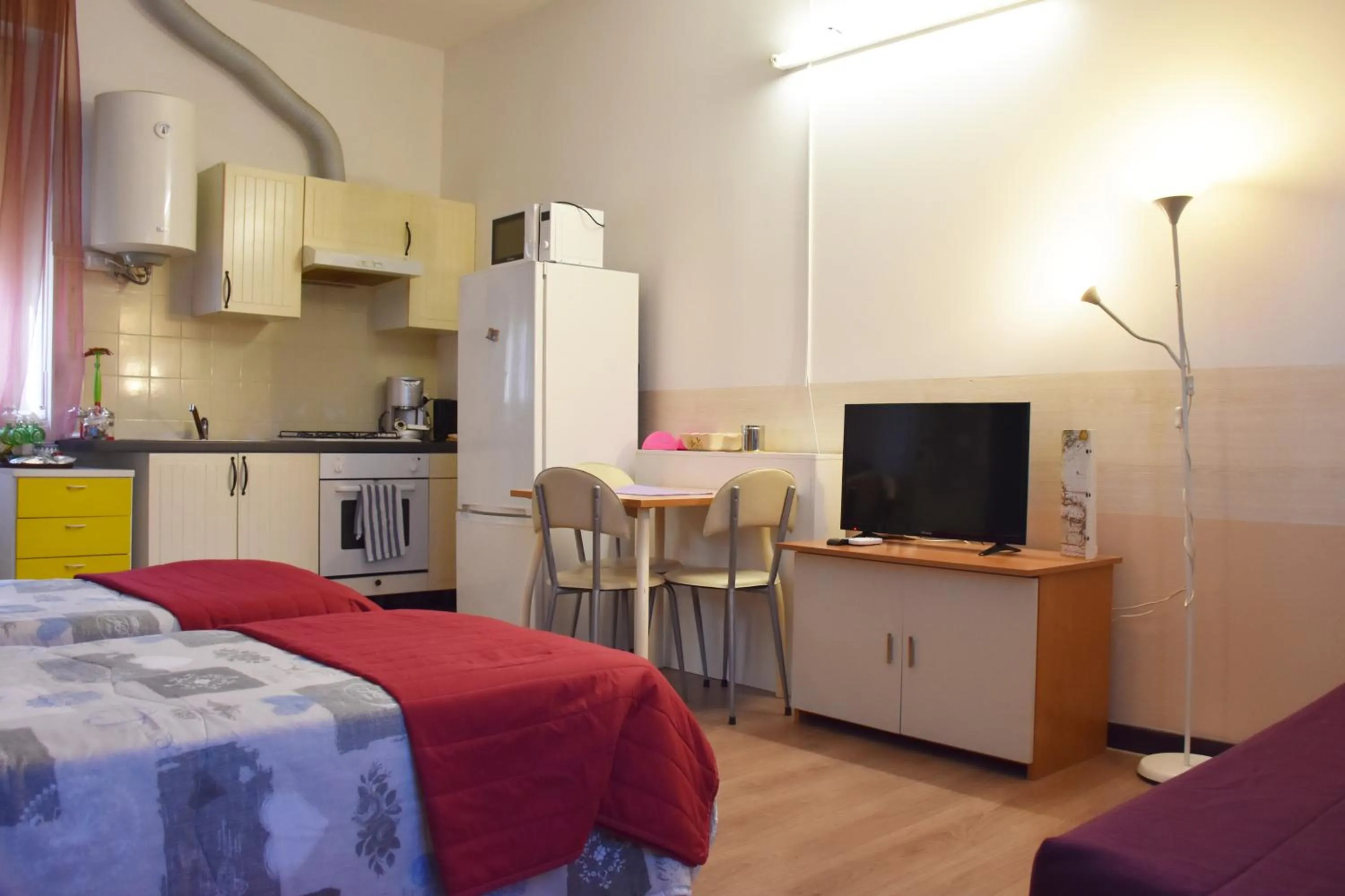 Photo of the whole room in B&B via Roma