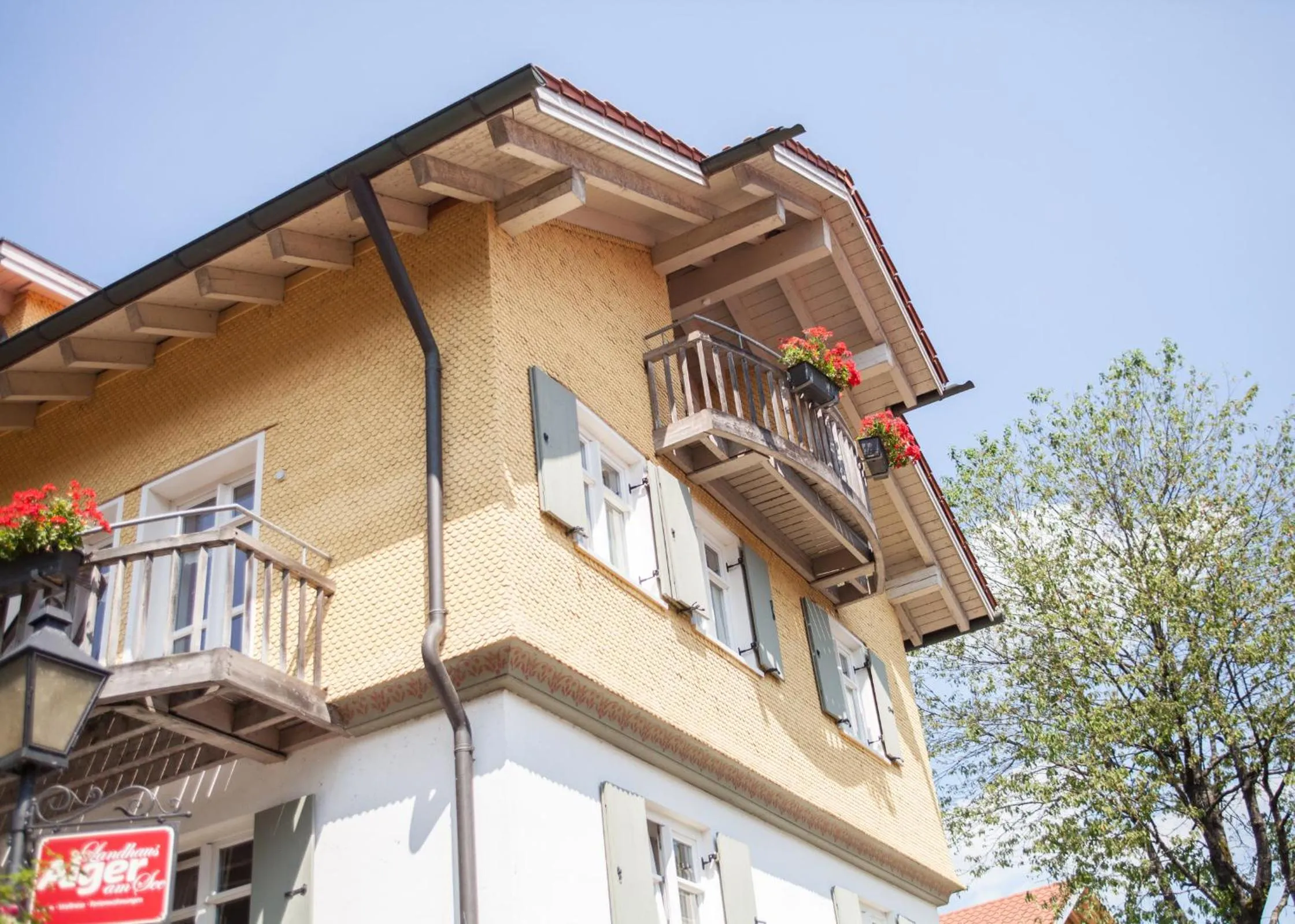 Facade/entrance in Landhaus Alger