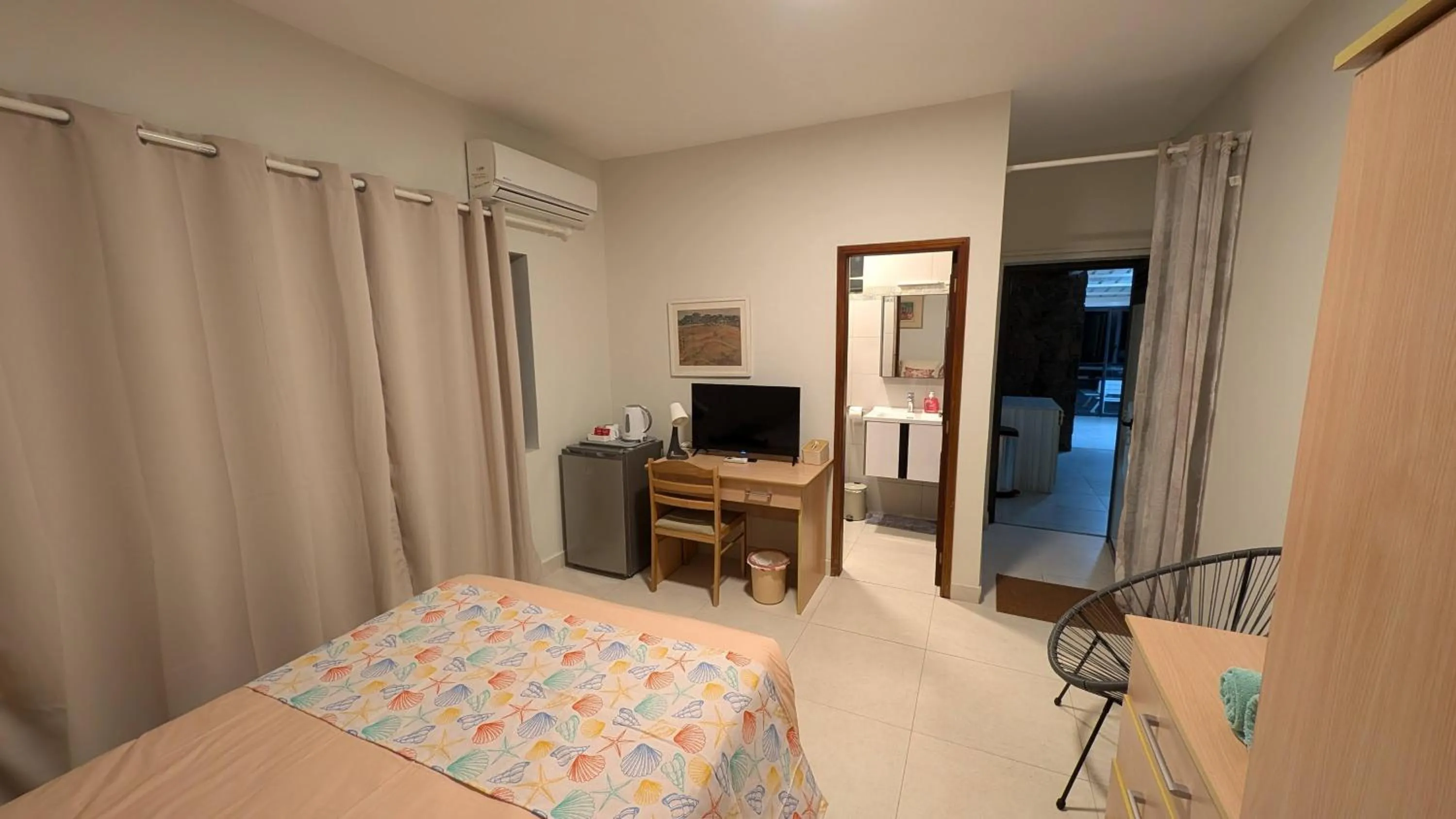 Bedroom, Bed in Blue Beryl Guest House