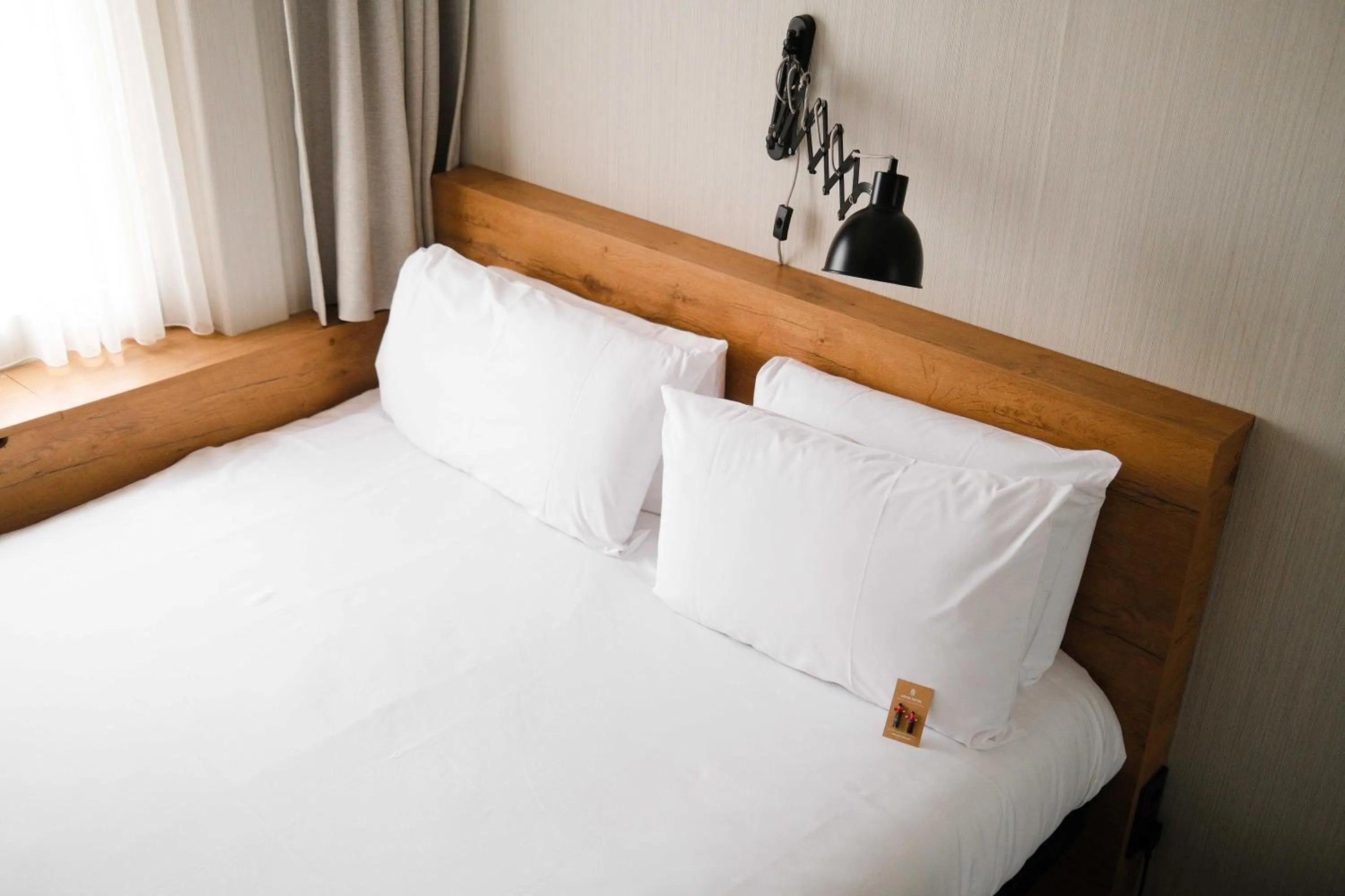 Bed in Good Hotel London