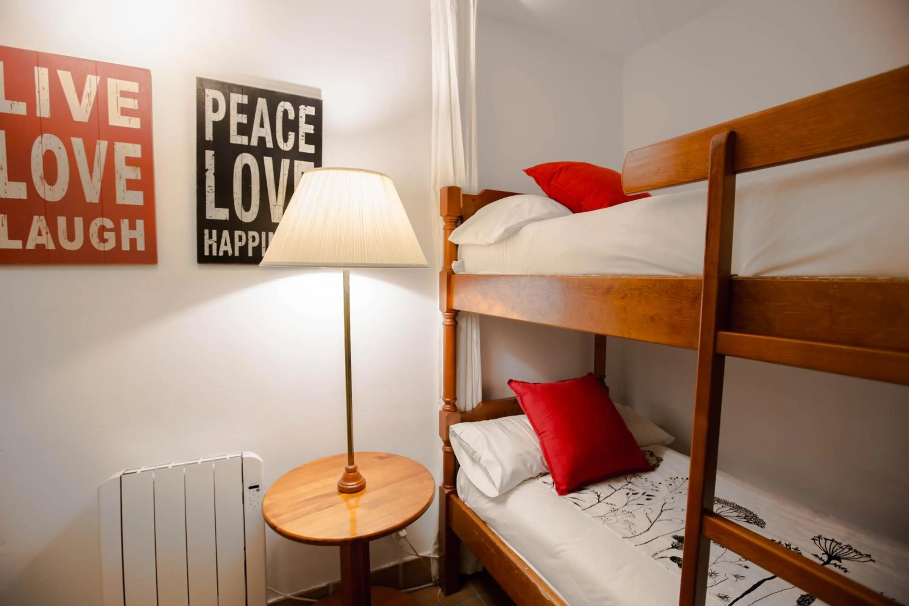 Bed and Snow Art Apartments