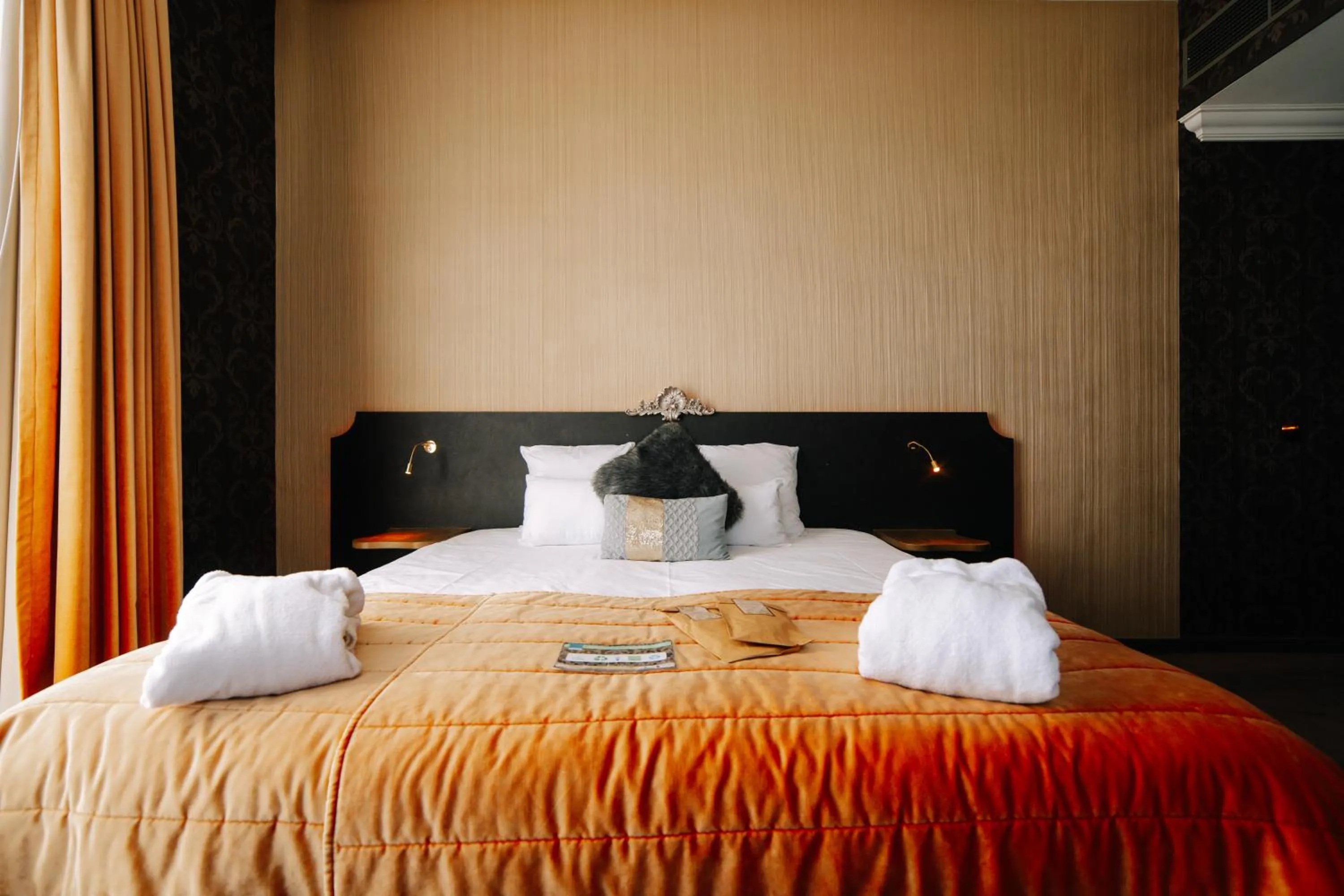 Bedroom, Bed in Le Chateau de Namur