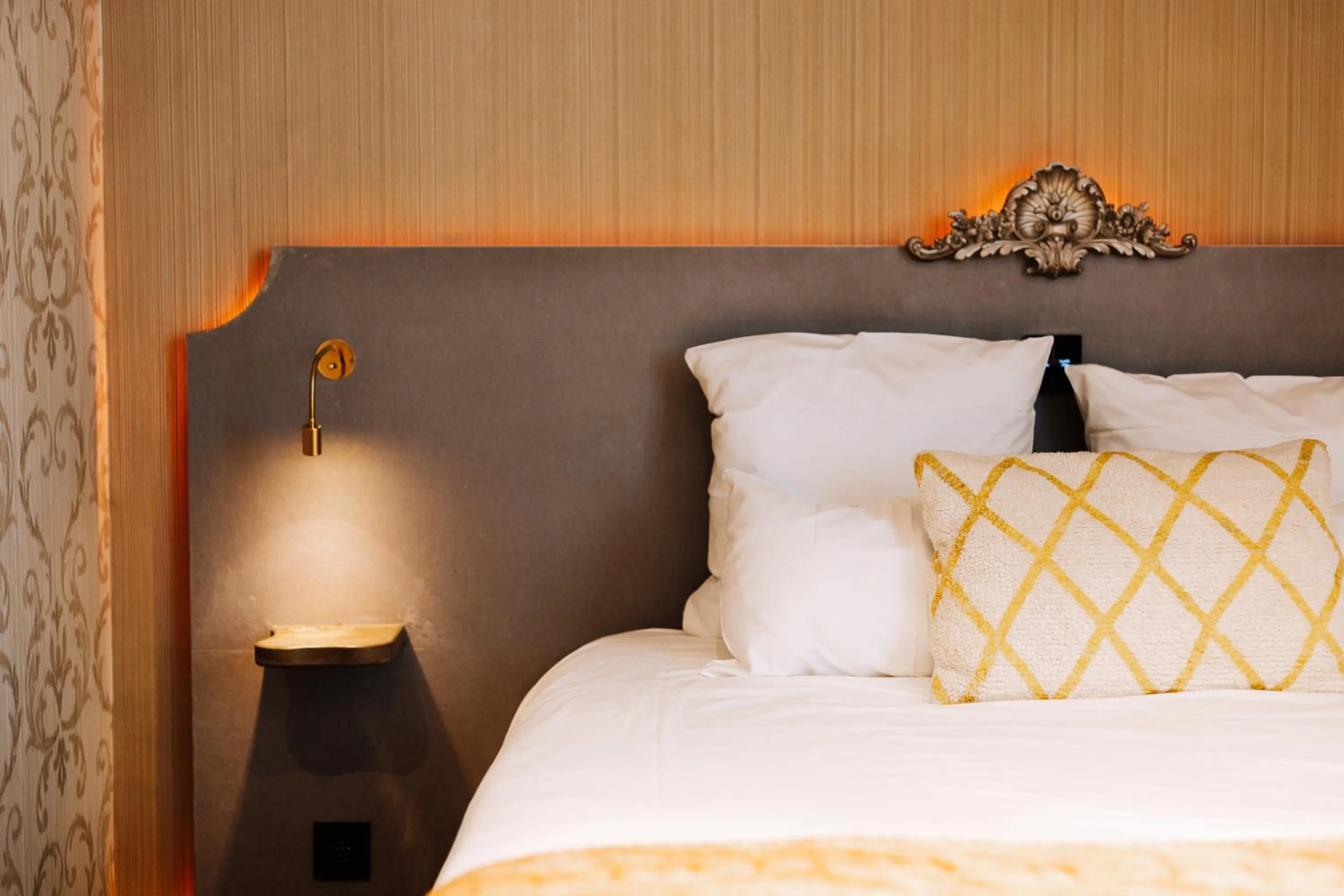 Property building, Bed in Le Chateau de Namur