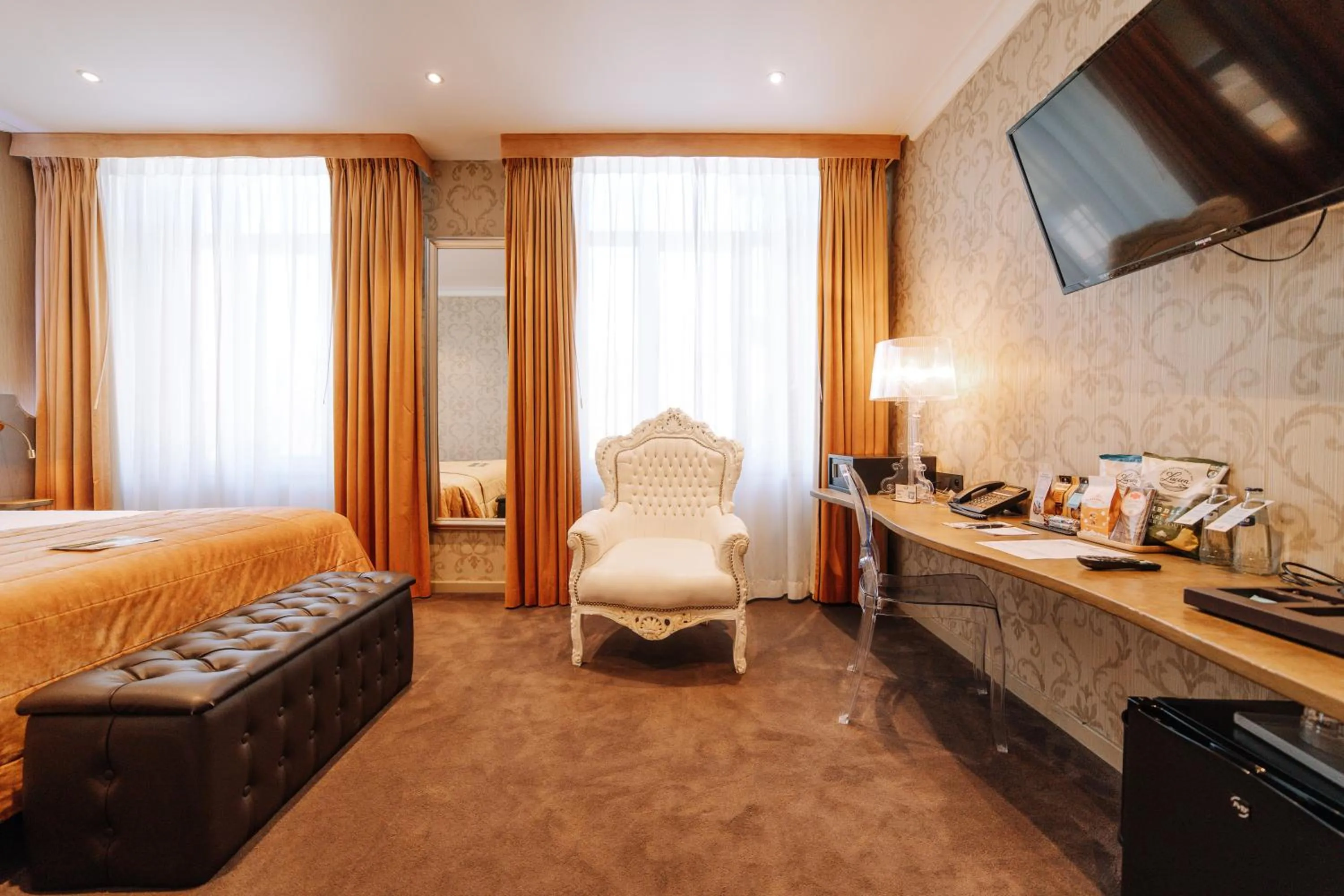 Bedroom, Bed in Le Chateau de Namur