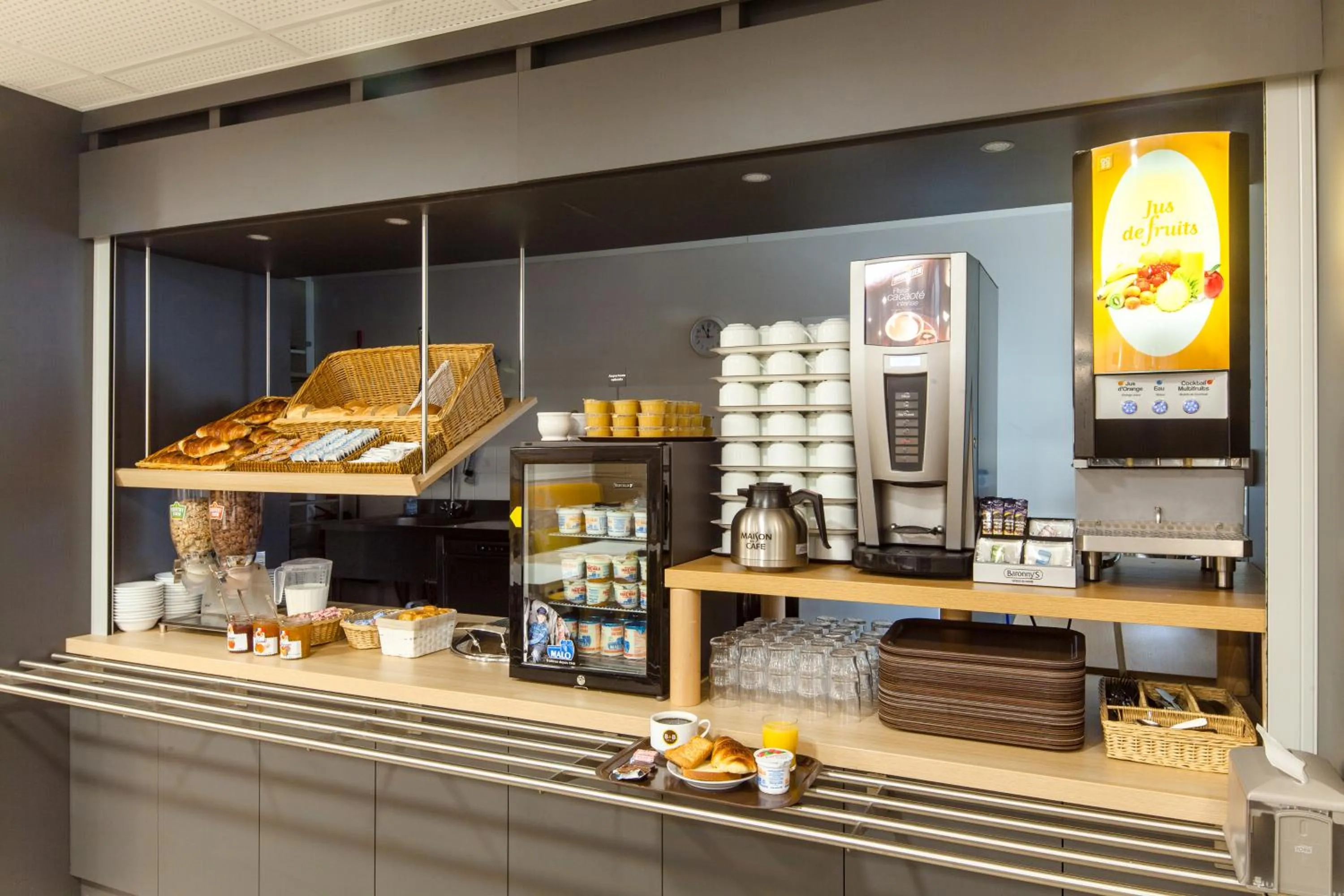 Buffet breakfast in B&B HOTEL Louveciennes