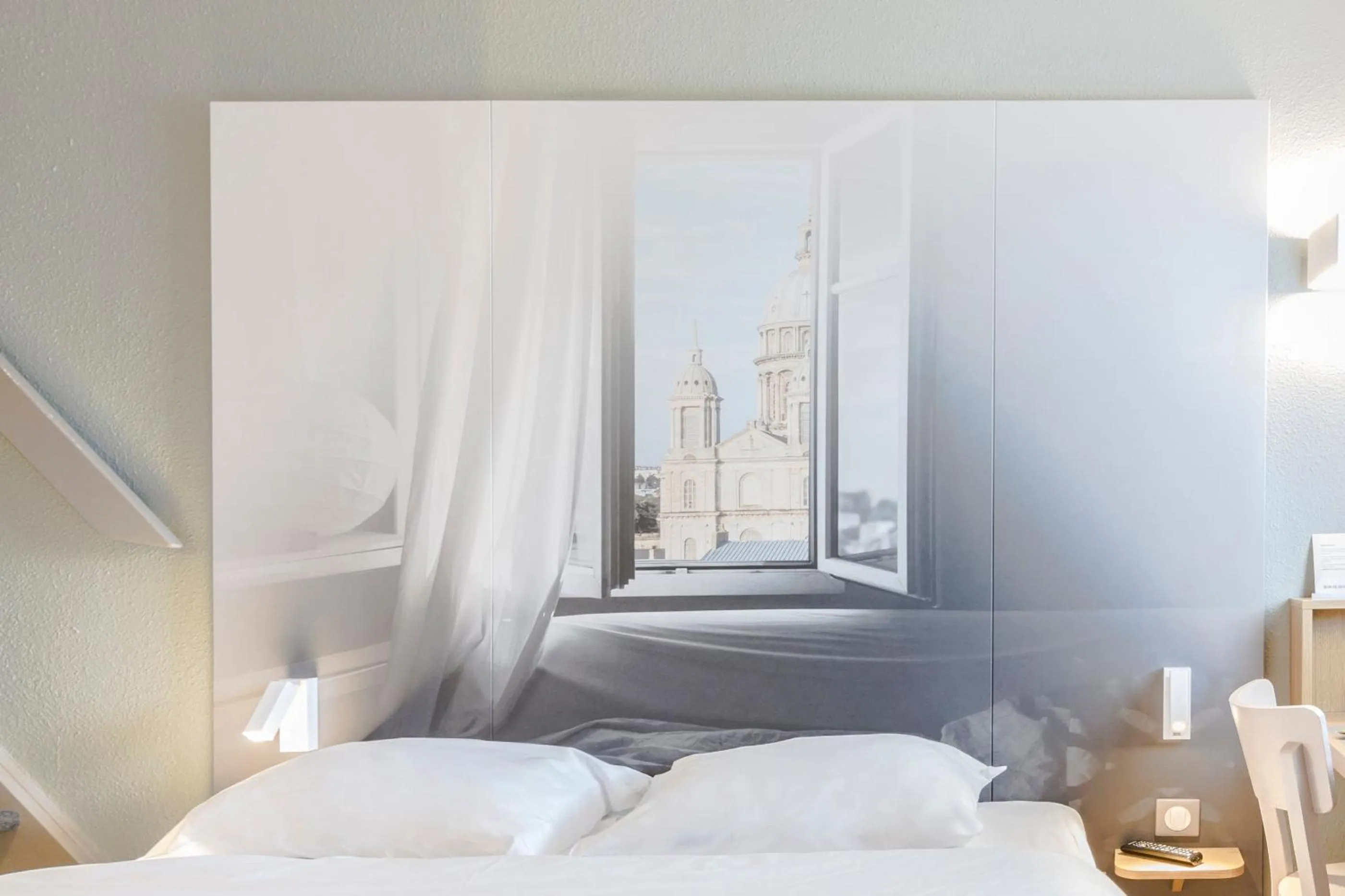 Bedroom, Bed in B&B HOTEL Boulogne-sur-Mer Saint-Martin